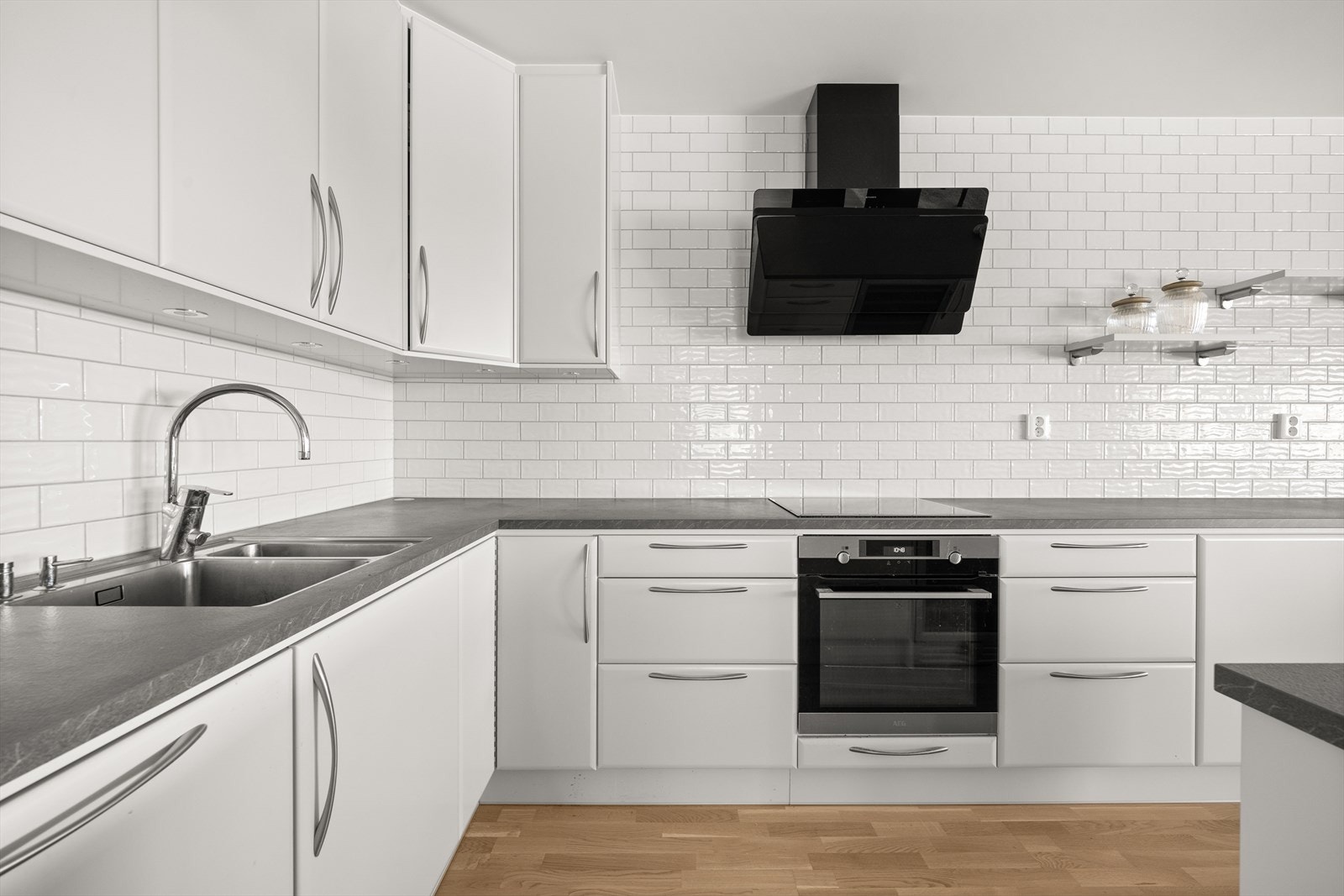 Kjøkkenet er levert av kvalitetsleverandøren Drømmekjøkken Galleribilde