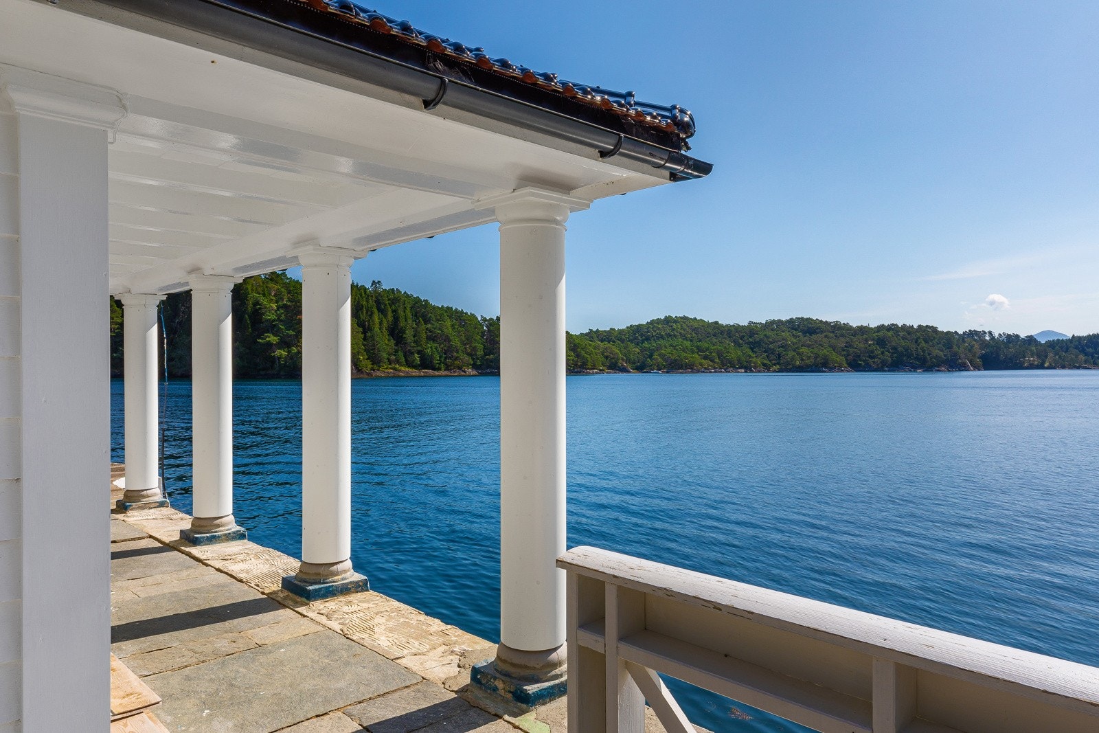 Dette er jo bare en drøm, ta med noen venner og nyt sommeren når den dukker opp igjen. Galleribilde