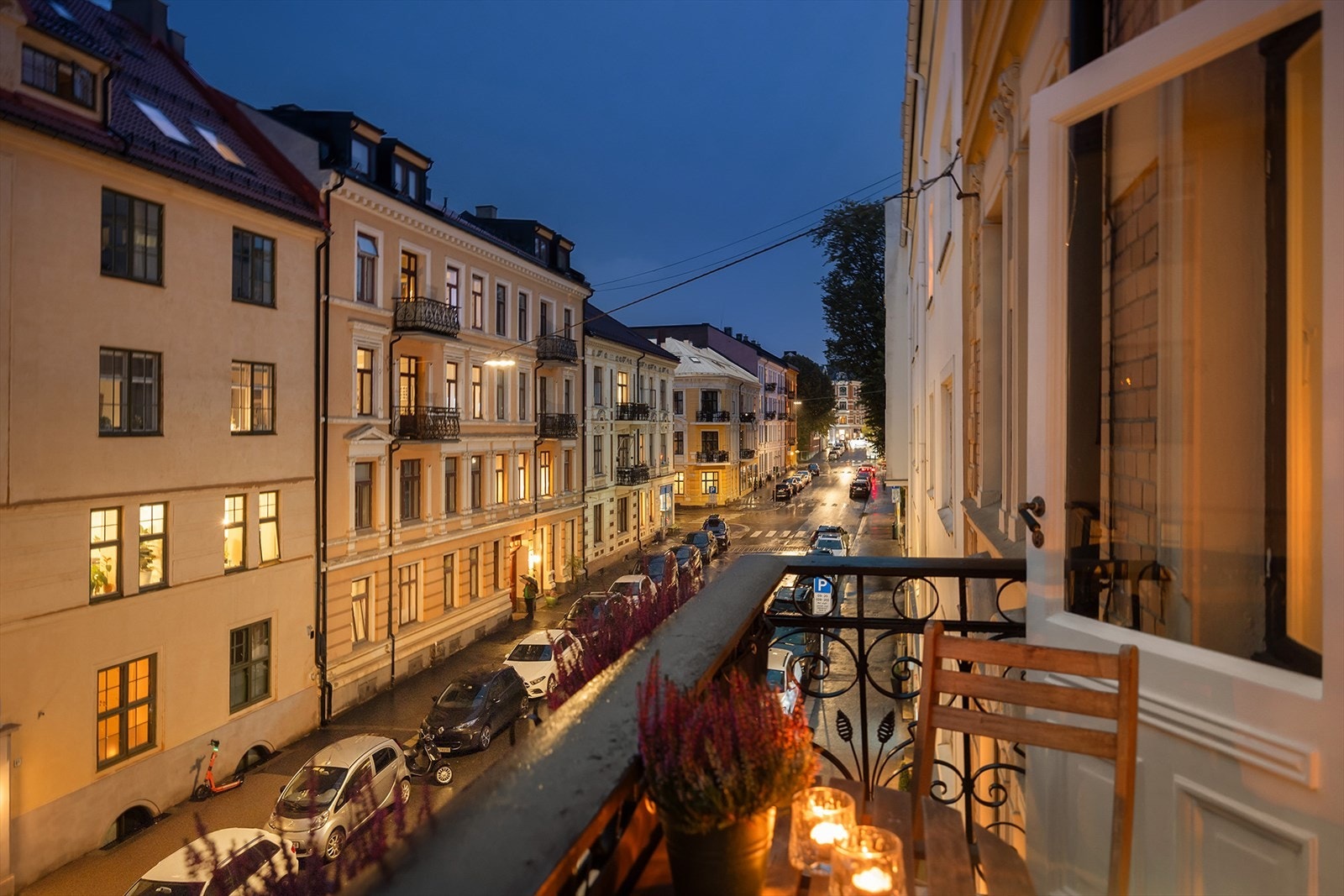 Rolig og tilbaketrukket, men kort til alt av offentlig kommunikasjon, gode matbutikker og ikke minst Frognerparken. Galleribilde