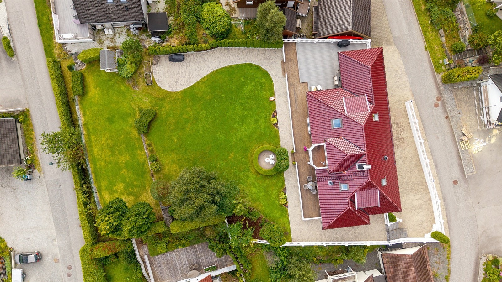 Dronebile av eiendommen sett fra fugleperspektiv Galleribilde