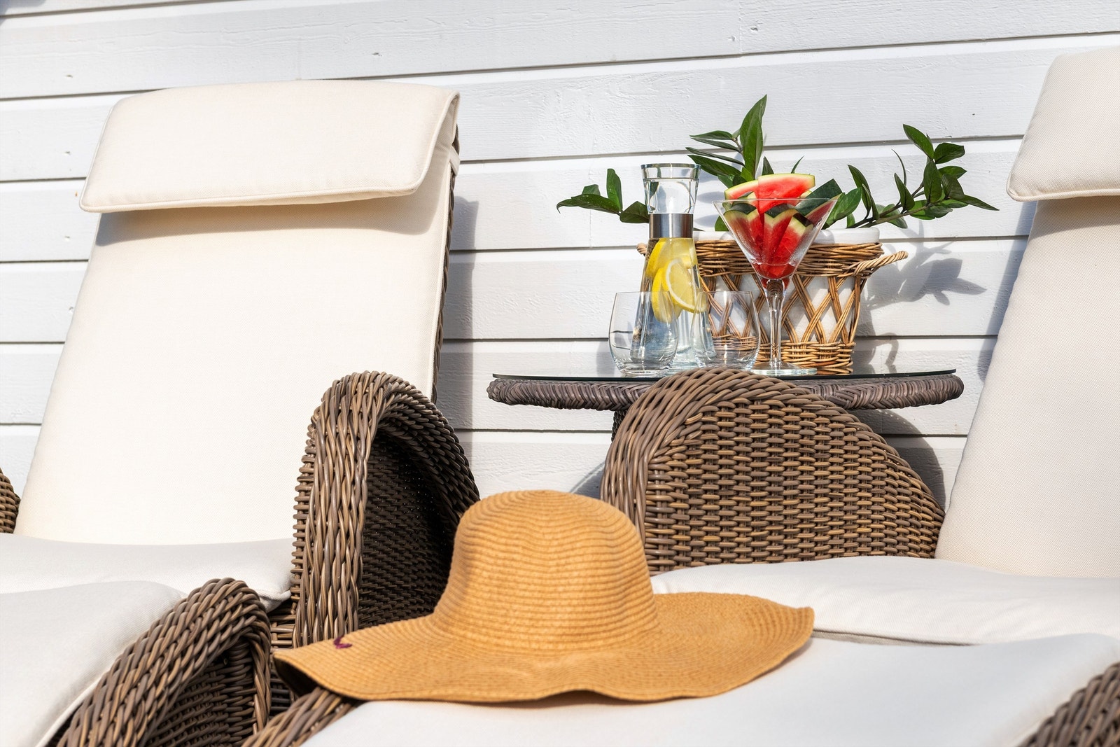 Terrassen er stor og romslig med god plass til flere soner Galleribilde