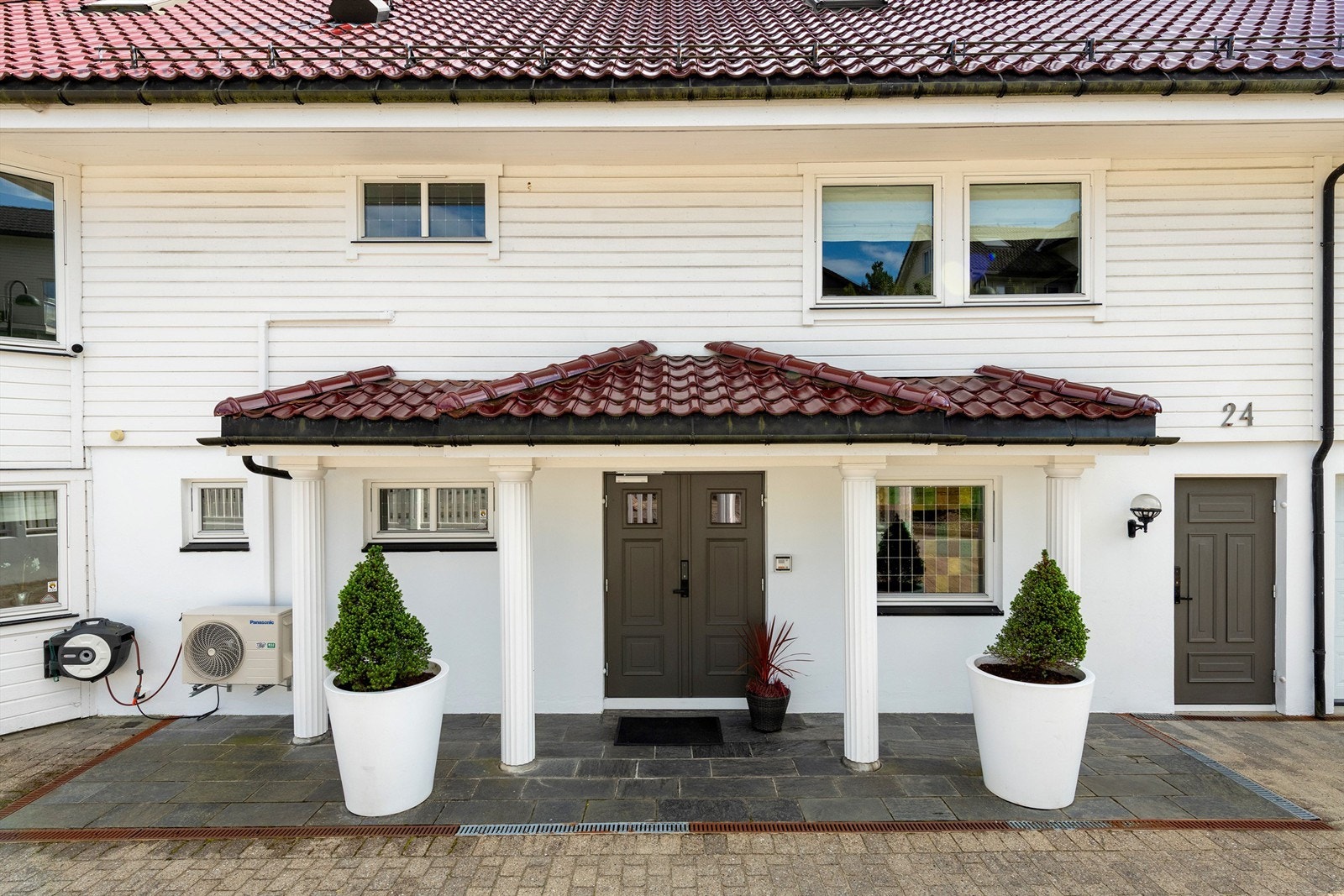 Overbygd inngangsparti Galleribilde