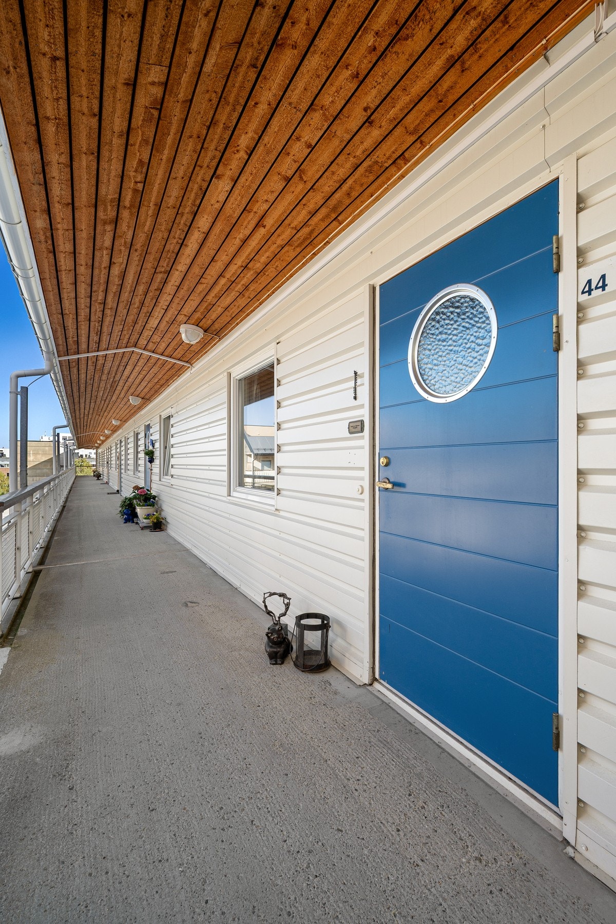 Inngangsparti under tak Galleribilde