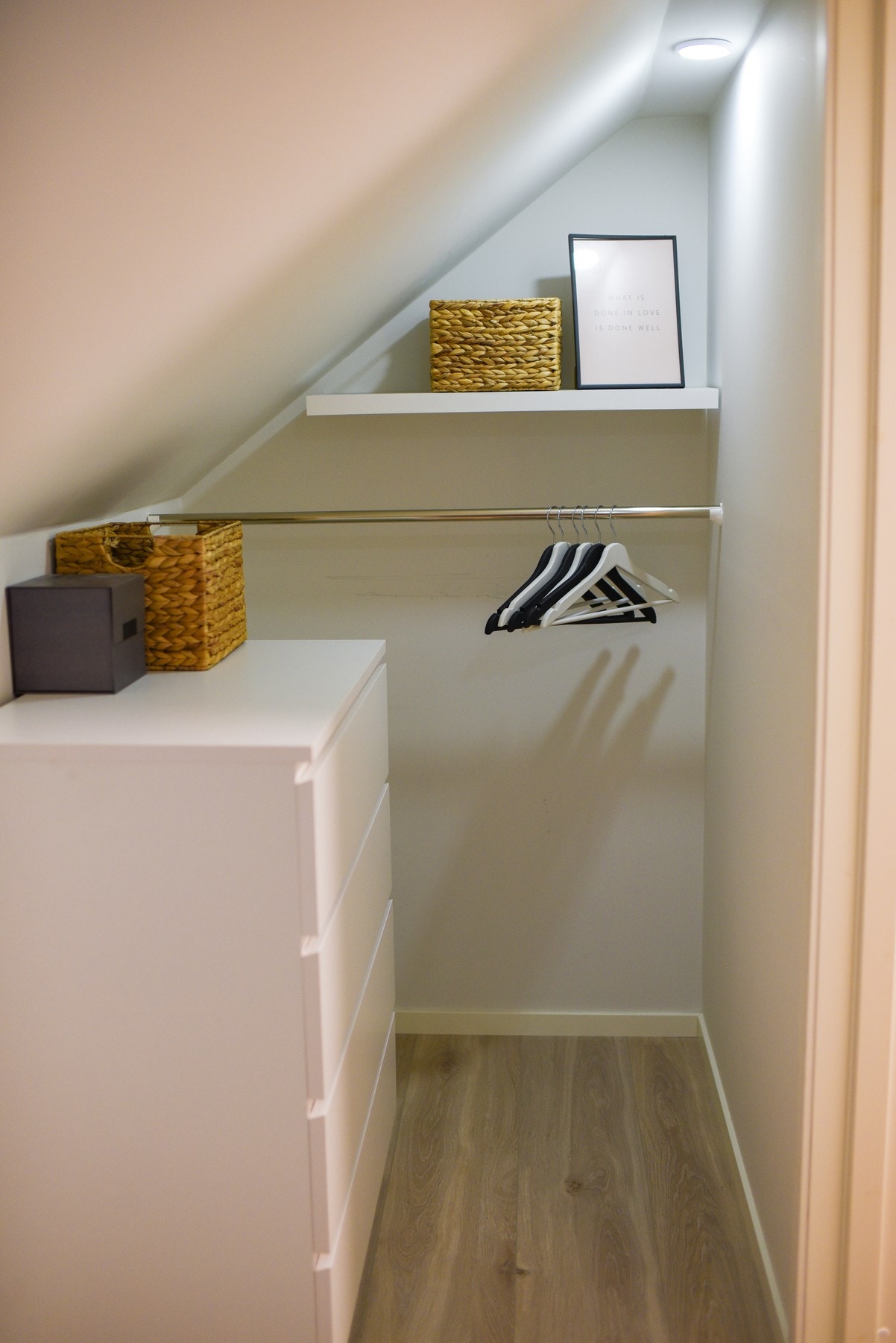 Garderobe Galleribilde