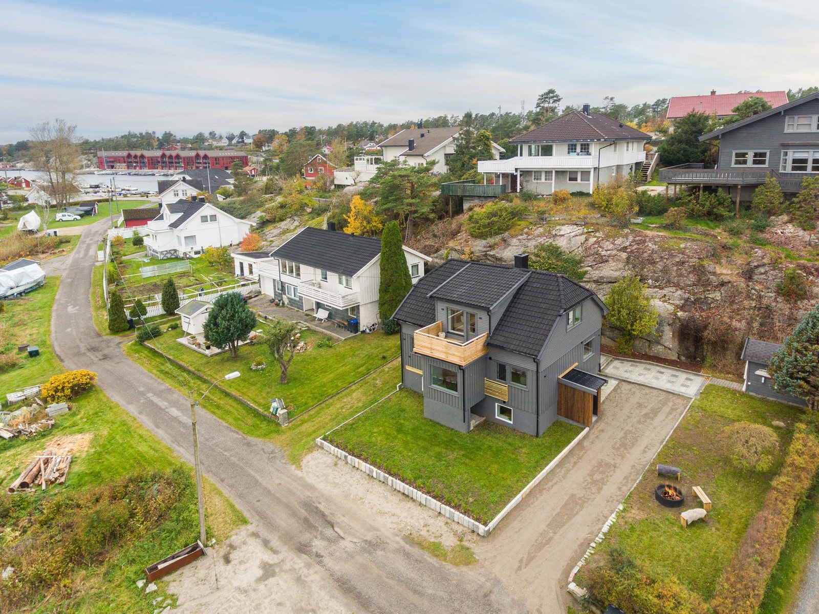 Gangavstand til Lokal restaurant med kjent fiskesuppe eller fiskebutikk med de beste varer havet har å by på. Galleribilde