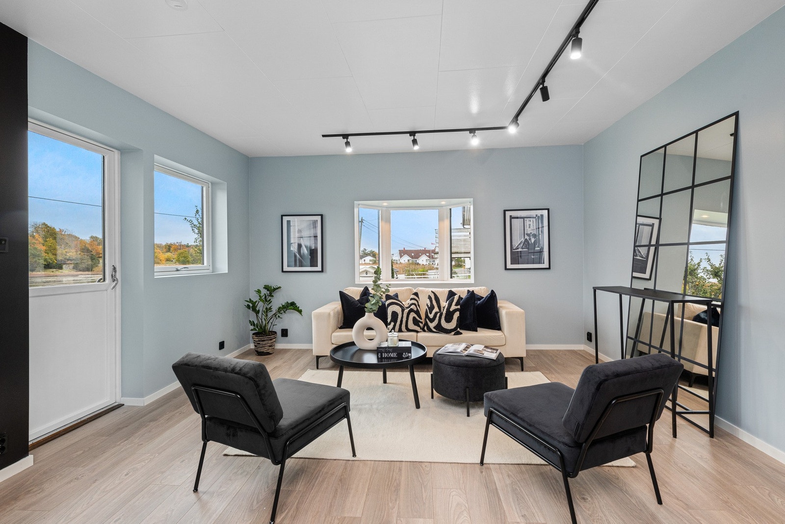 Eiendomsmegler Mateusz Zubrzynski har gleden av å presentere Øyaveien 13! Galleribilde