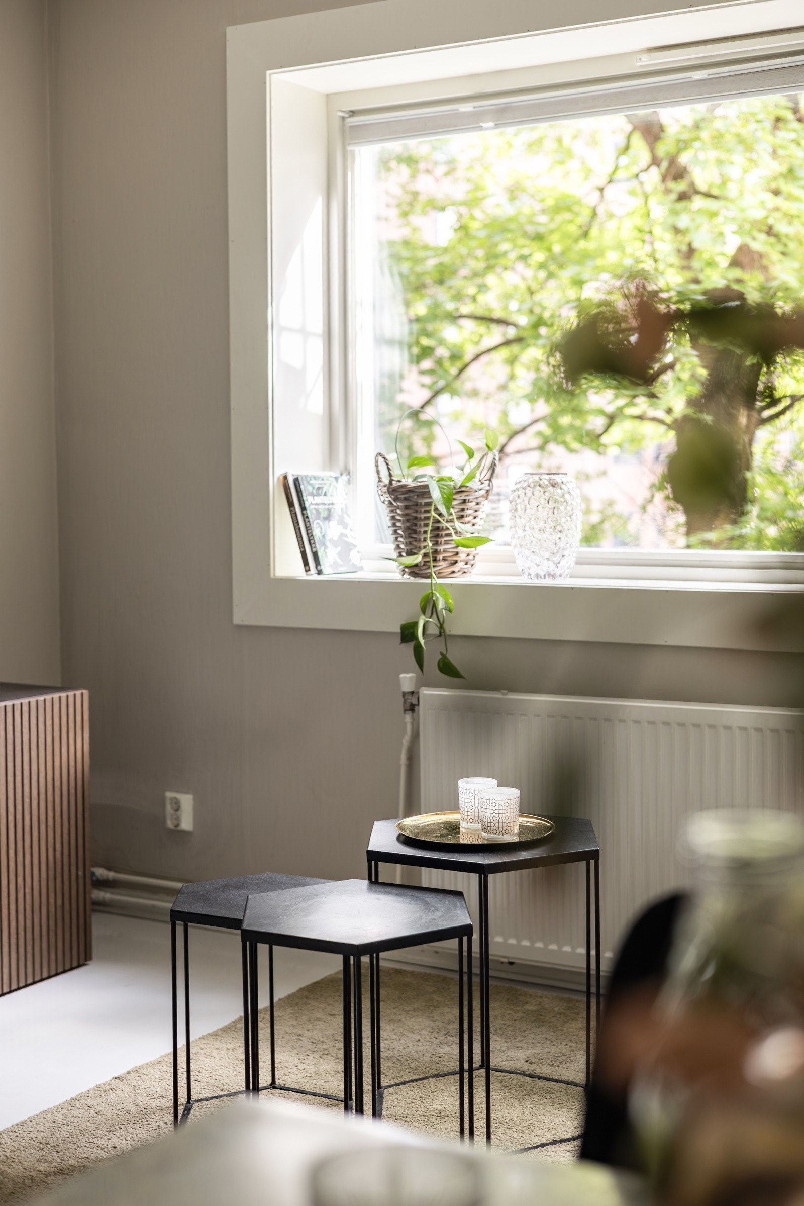 I 2024 ble alle vinduene i leiligheten skiftet, samtidig som byggets fasade gjennomgikk en omfattende rehabilitering. Galleribilde