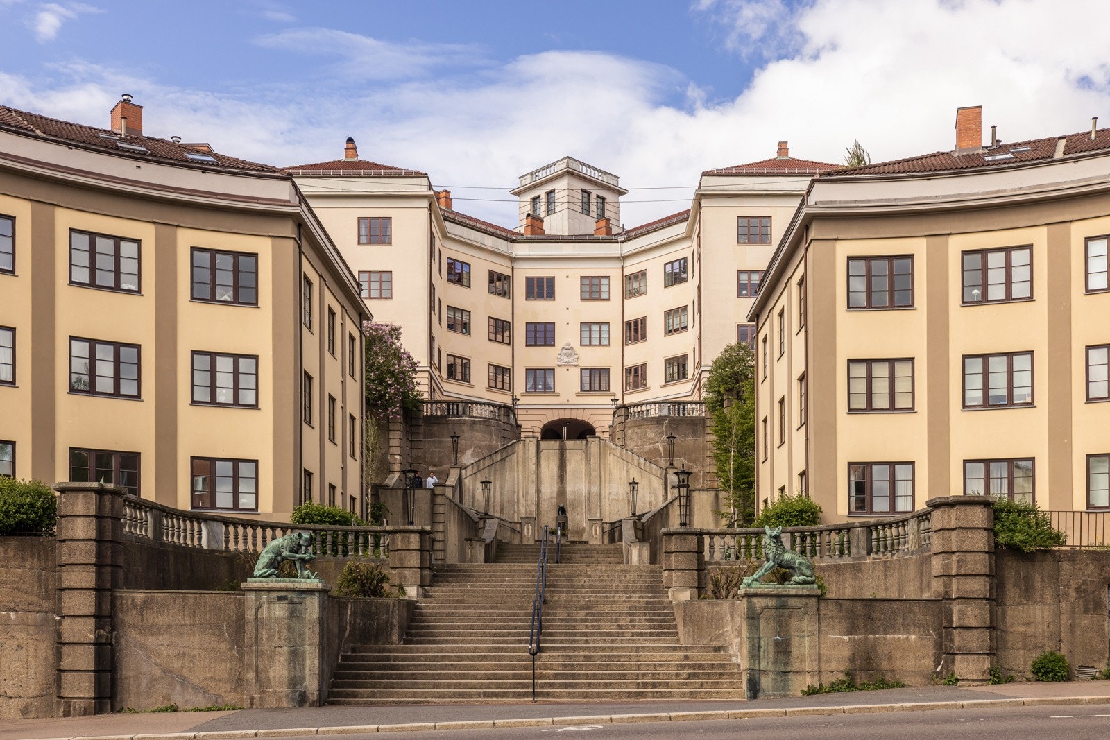 Her bor du med gangavstand til det aller meste av fasiliteter og servicetilbud. Galleribilde