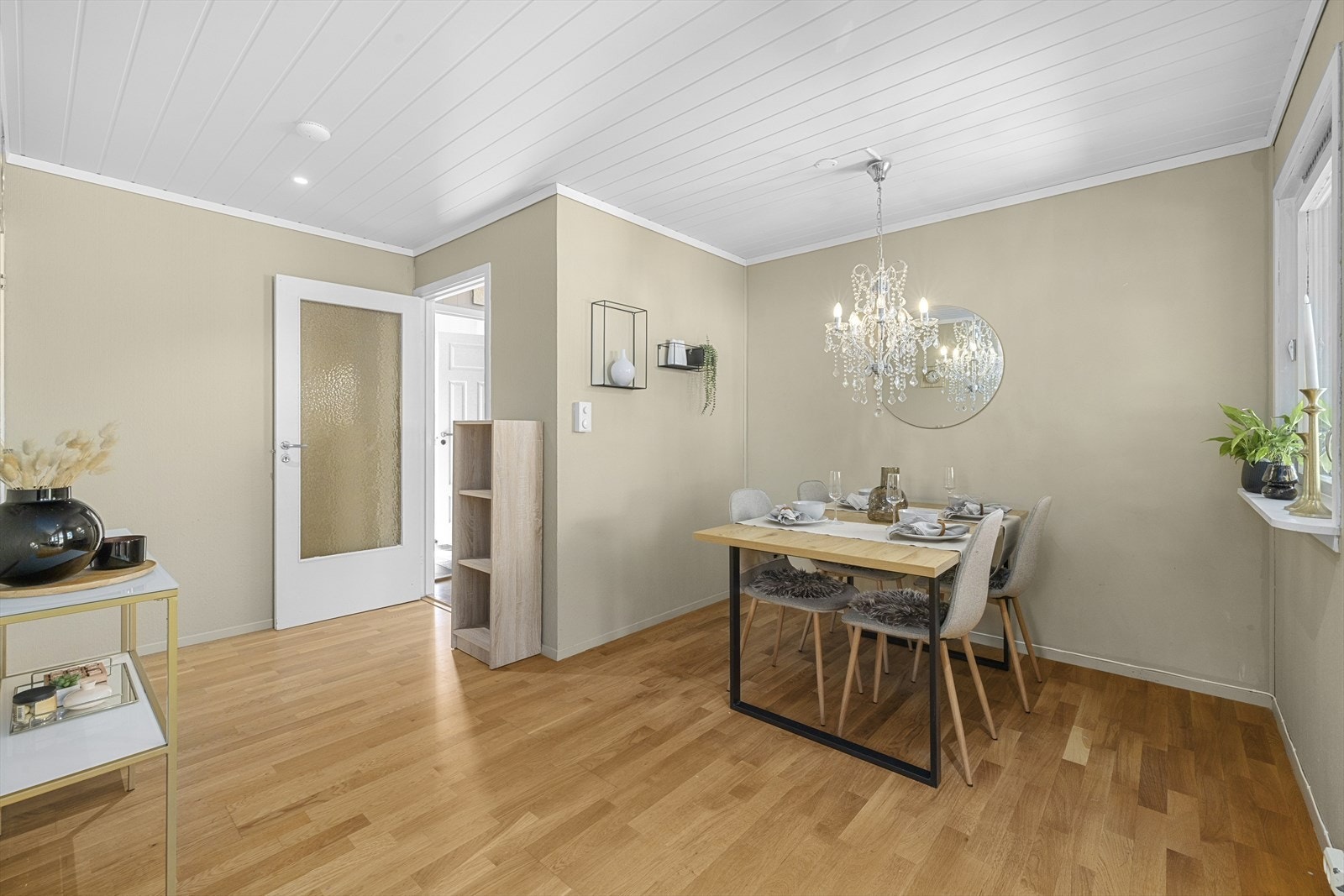 Spisestue og kjøkken Galleribilde