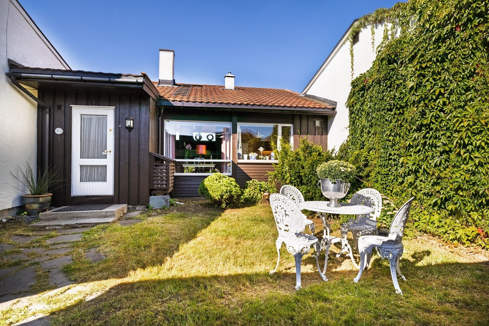 Atrium gir en flott mulighet for å skape en egen liten oase. Velkommen inn! Galleribilde