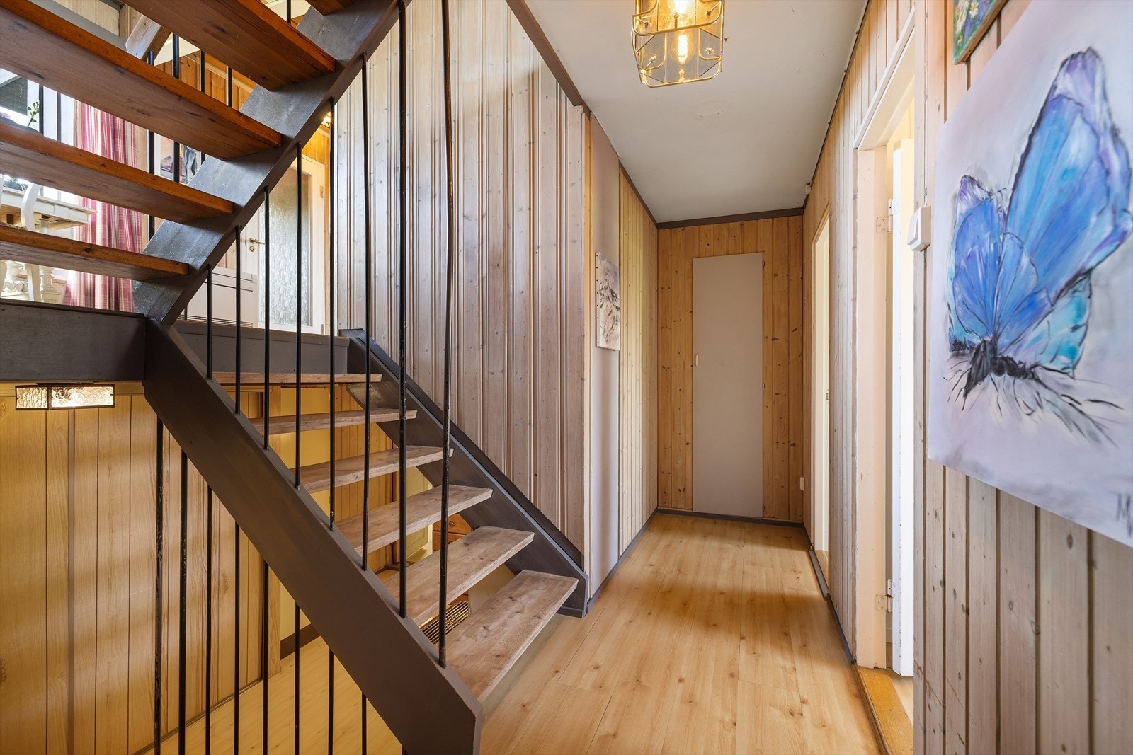 Halv-etasjene i huset skaper et utrolig stilig arkitektonisk utrykk. Galleribilde