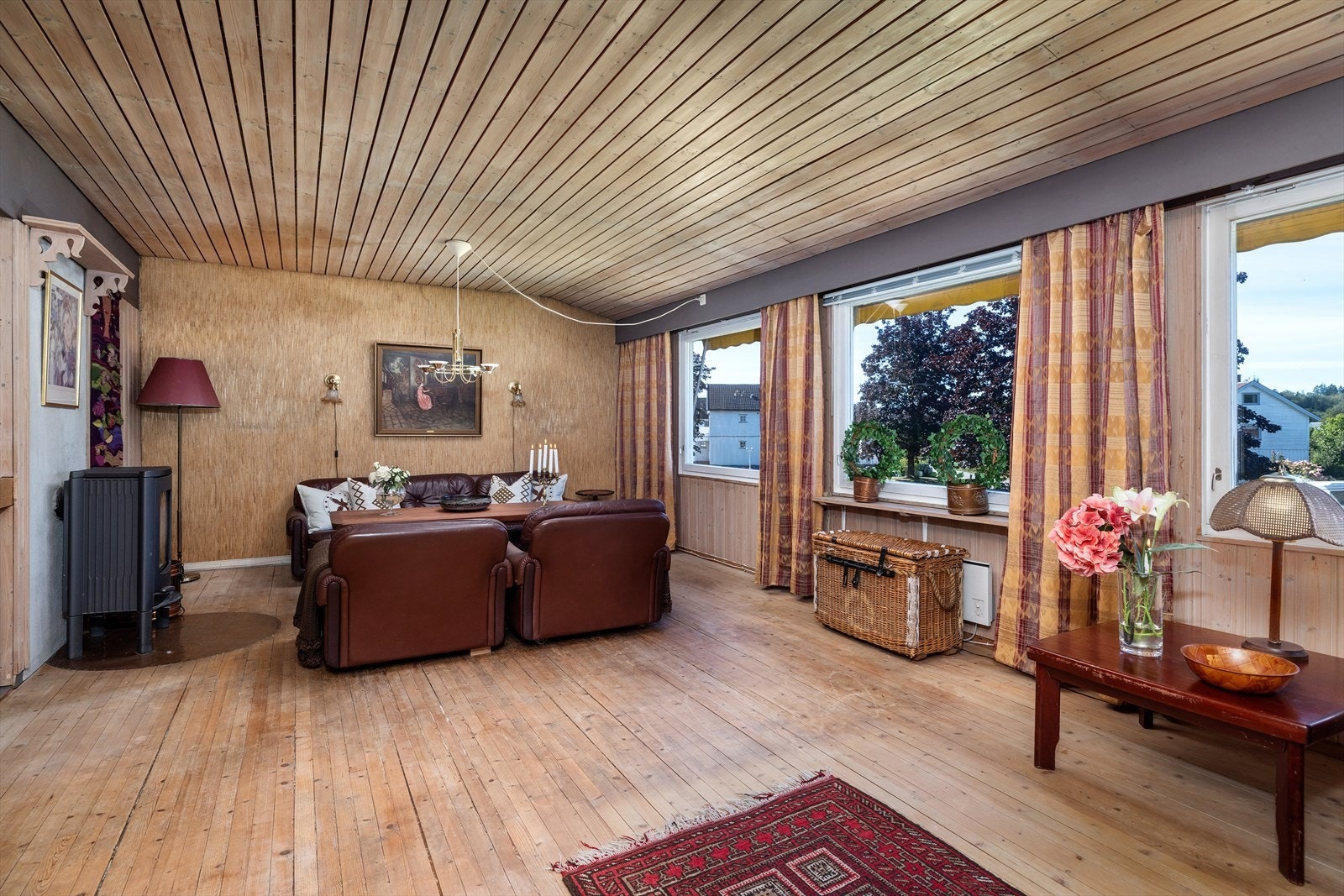 I denne stuen er det også ildsted. Galleribilde