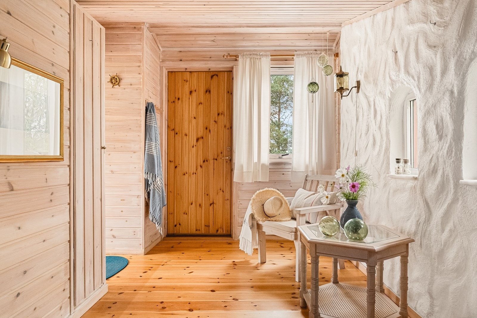 Dette rommet er tidligere vedskjul, men er nå innredet som soverom. (ikke omsøkt) Galleribilde