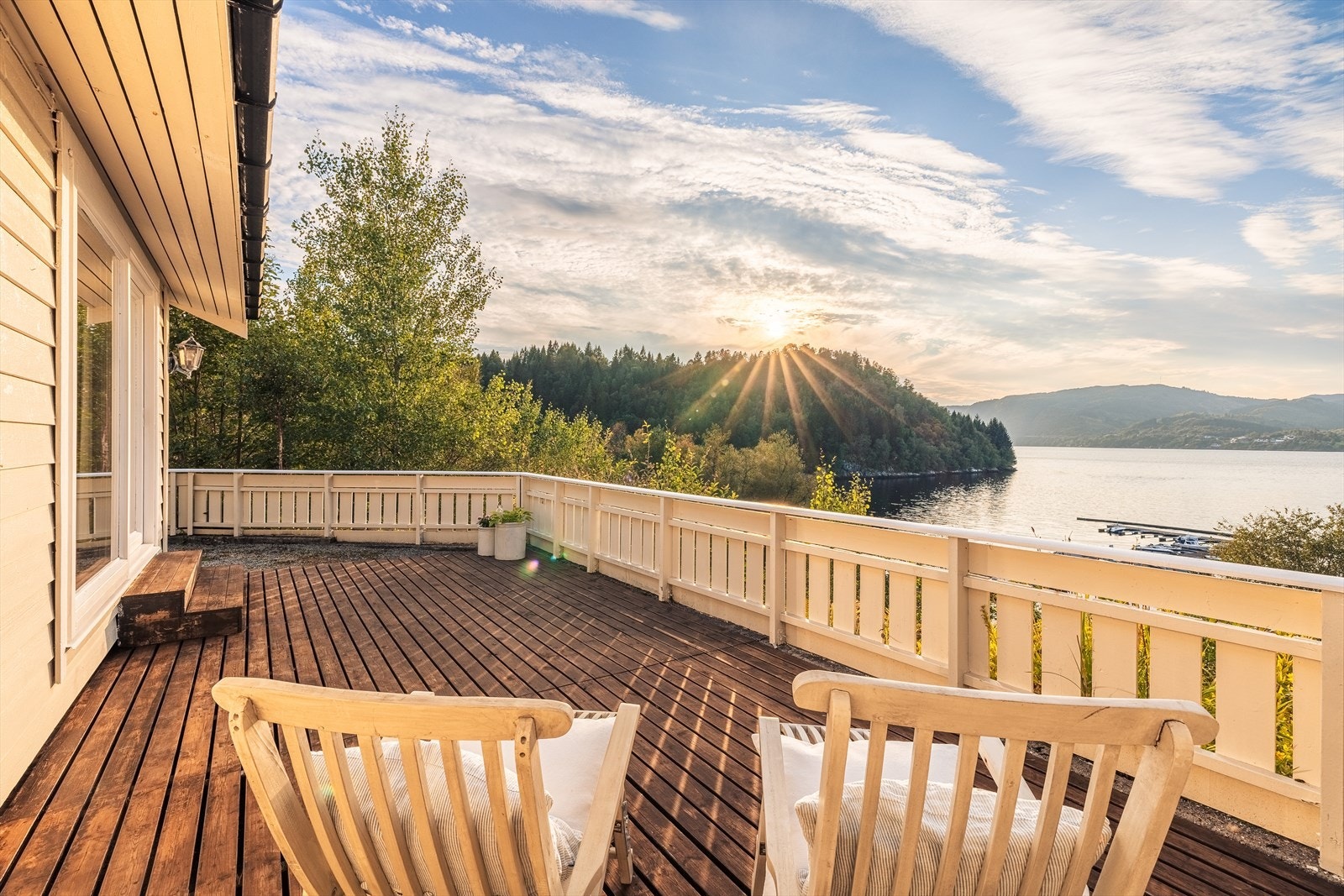 Velkommen til Raknesvegen 728 presentert av Fana Sparebank Eiendom v/Isaac Dahlin. Galleribilde