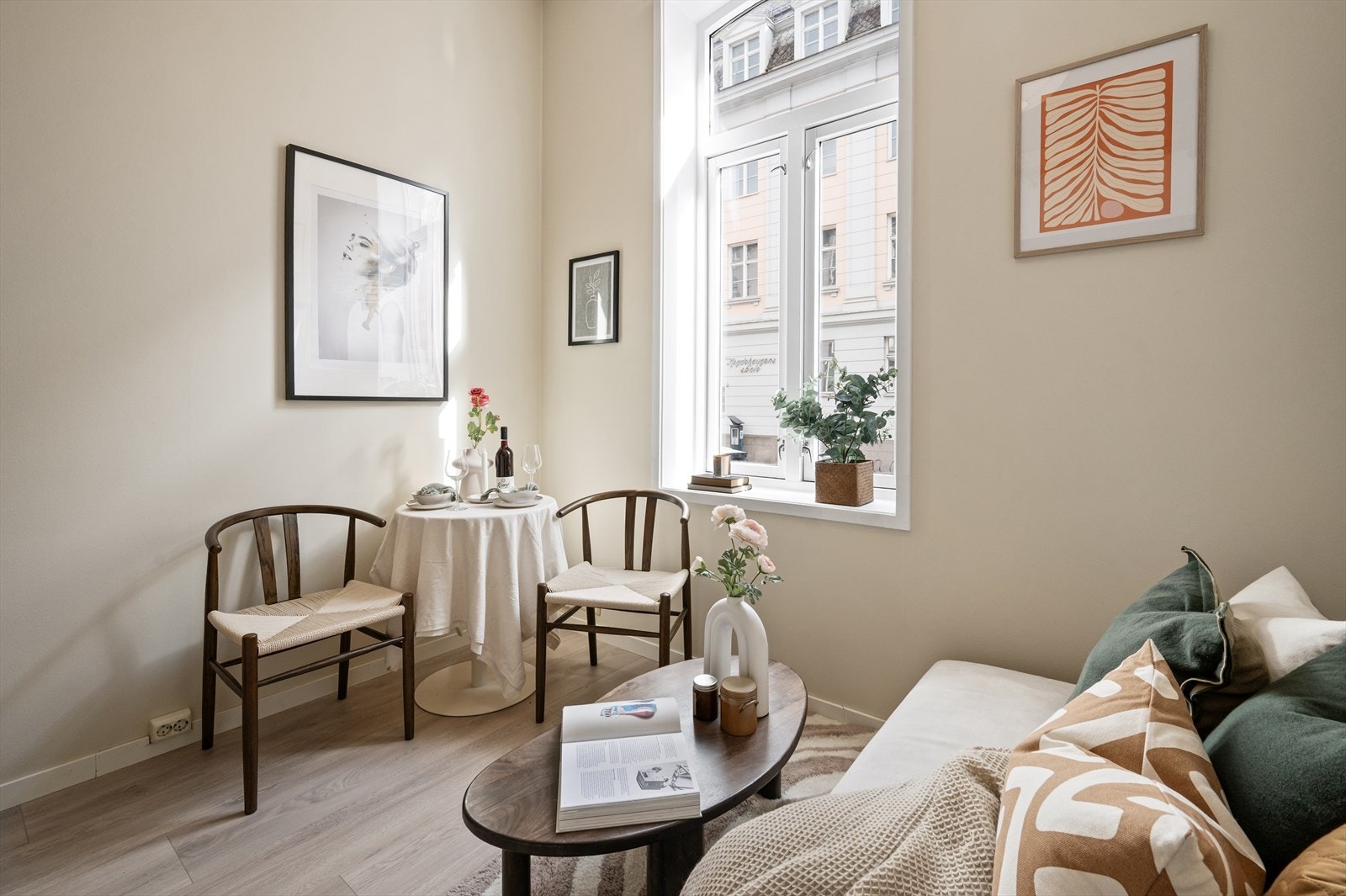 Dette er leiligheten for deg som ønsker å bo i et attraktivt område med kort vei til byens beste handlegate, populære spisesteder og et rikt kollektivtilbud. Galleribilde