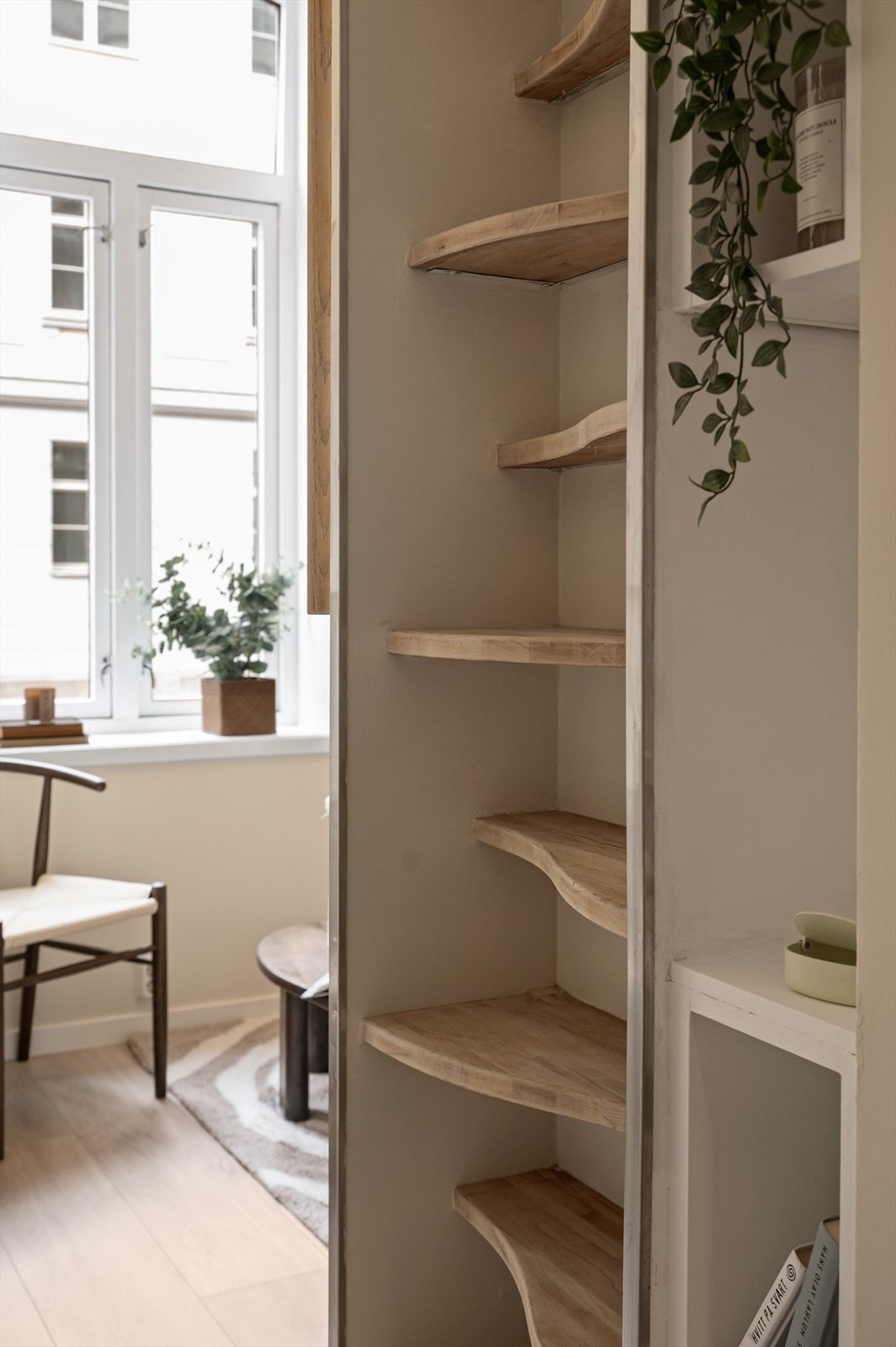 Trinn opp til hemsen. Galleribilde