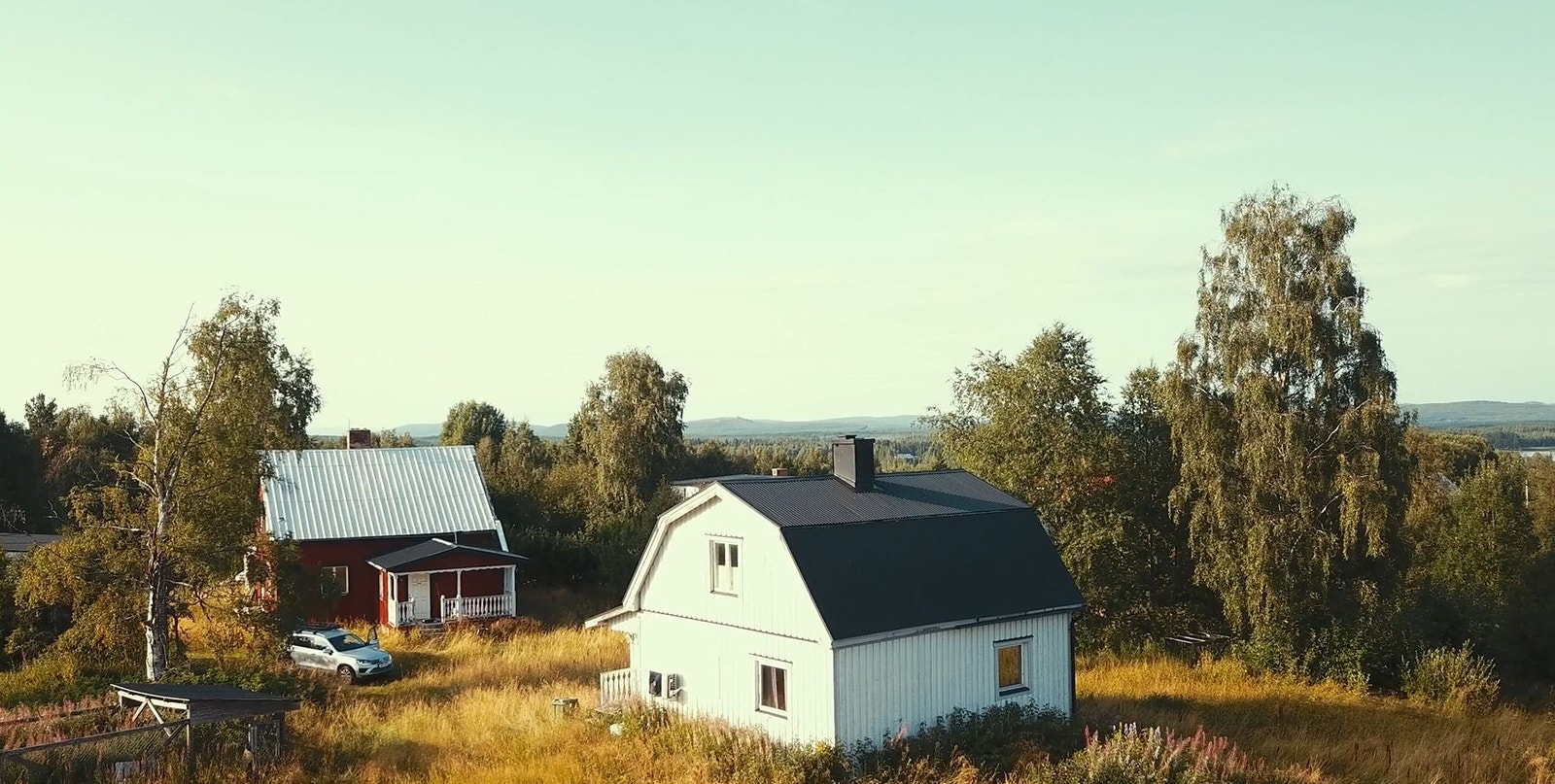 Vita och röda huset Galleribilde
