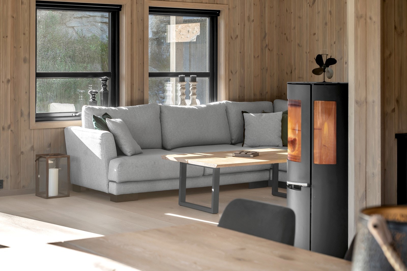 Vedovn gir god varme og hygge Galleribilde