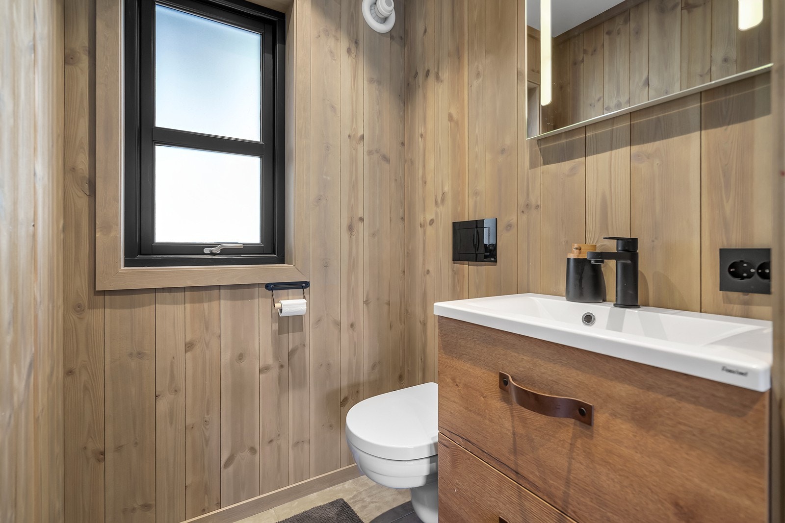 Ekstra toalettrom i 1. etasje Galleribilde