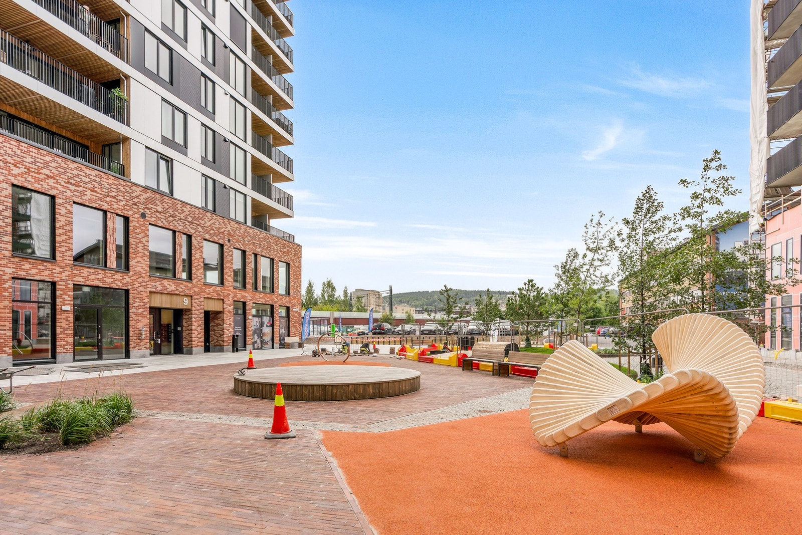 Det finnes et bredt utvalg av butikker, spisesteder og aktiviteter for store og små. Galleribilde