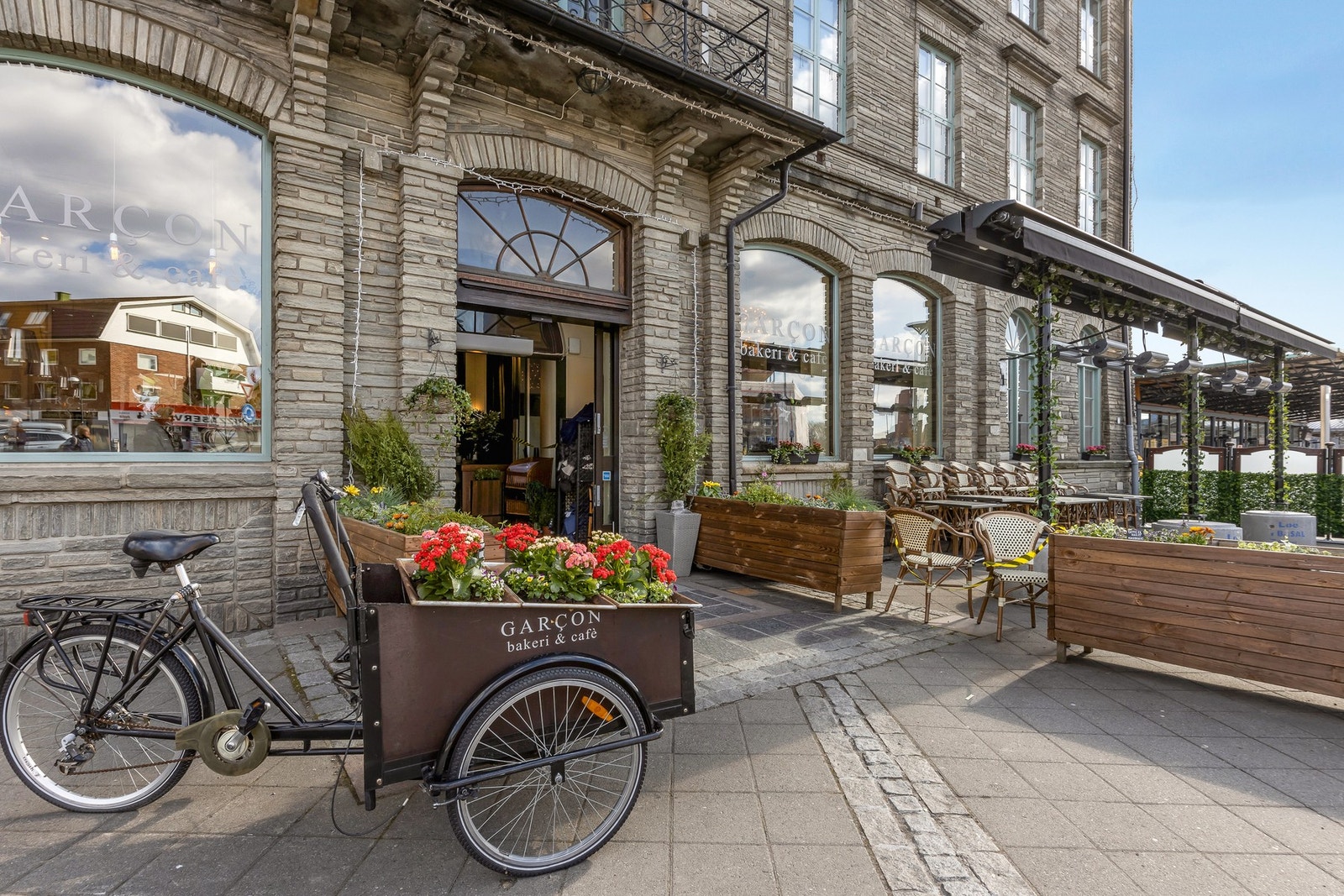 Garcon ved Lillestrøm Togstasjon byr på bakevarer, drikkevarer og smakfull pizza. Galleribilde