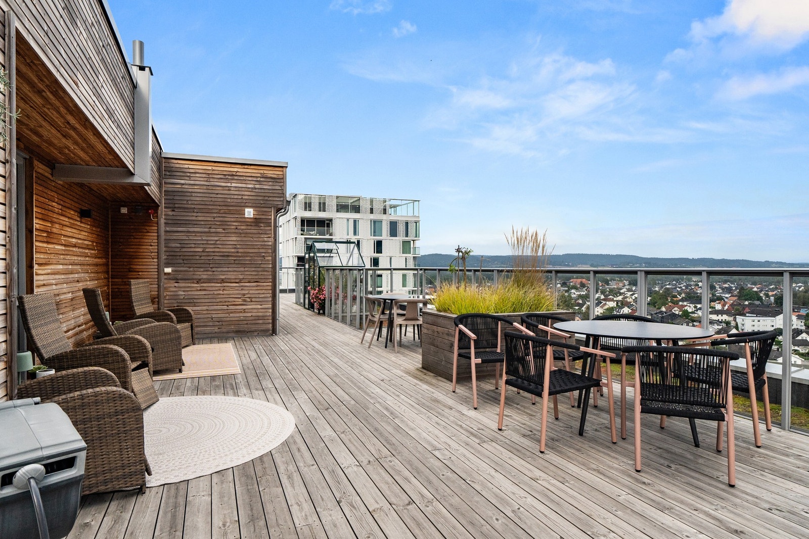 Godt med sitteplasser og et hyggelig sted å ta med gjestene sine. Galleribilde