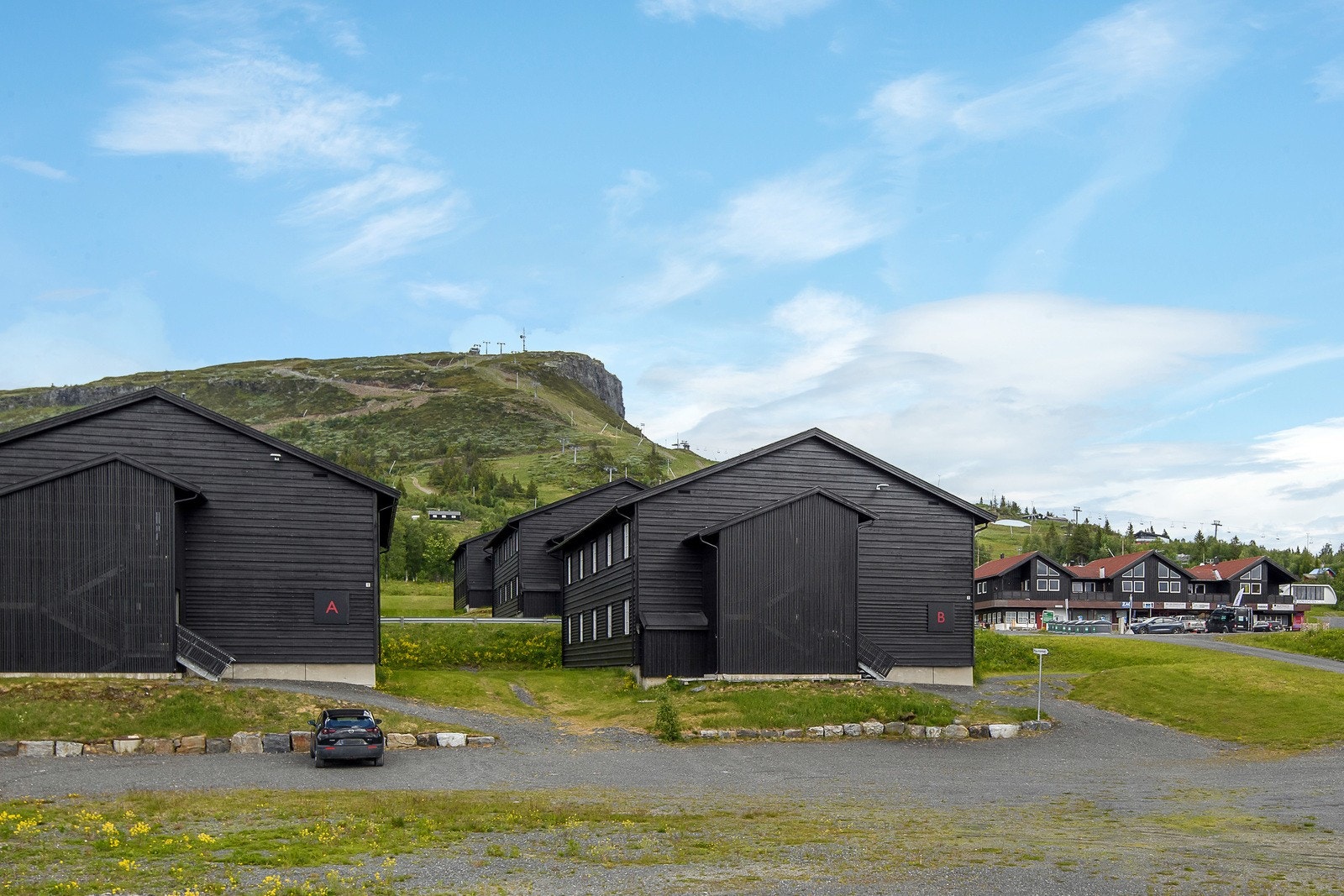 Det er tilgang på elbil-ladere. Leilighetseier betaler for eget forbruk. Galleribilde