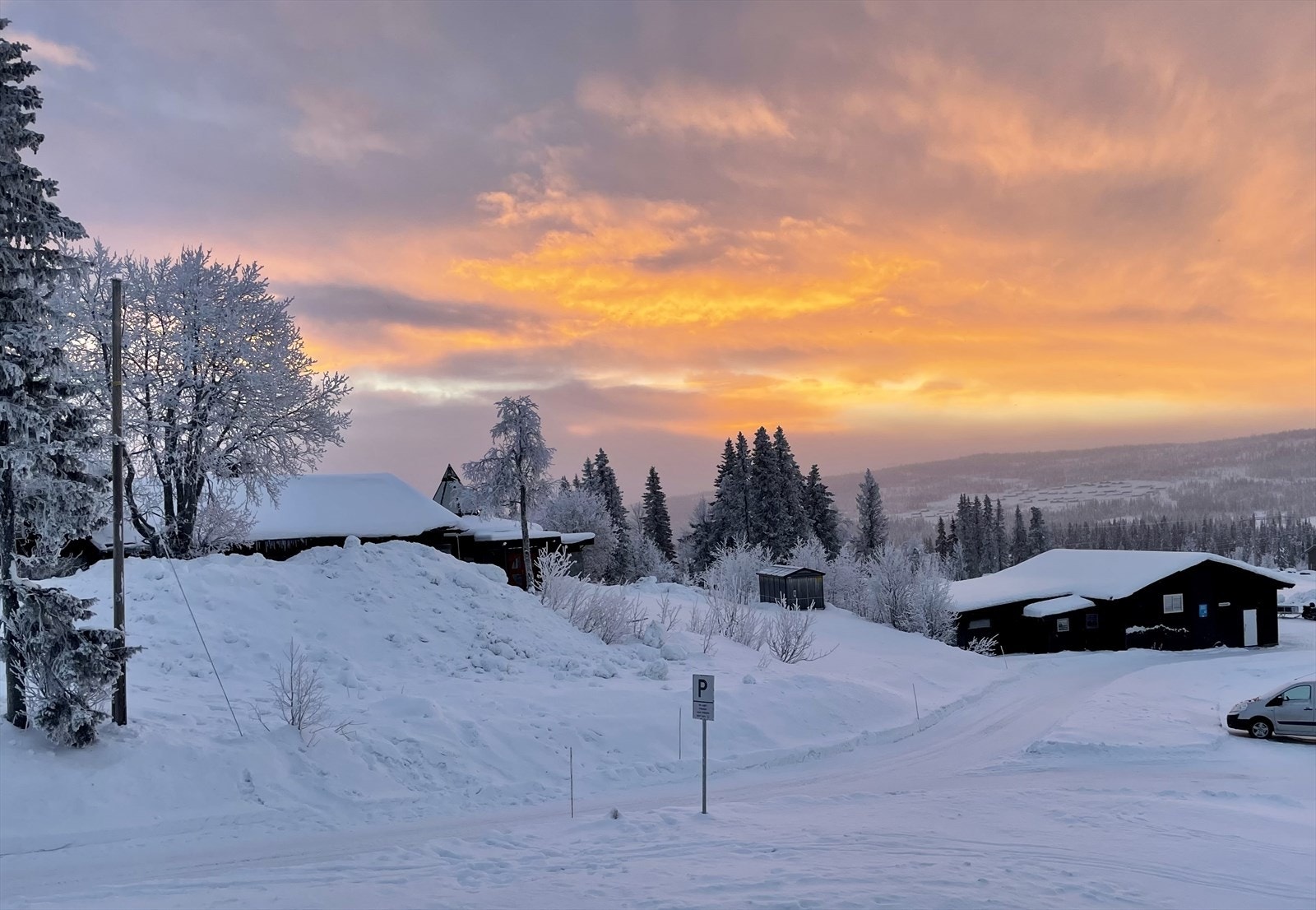Utsikt fra leilighet nedover mot sør. Her får man fine morgener og solnedganger om vinteren. Galleribilde