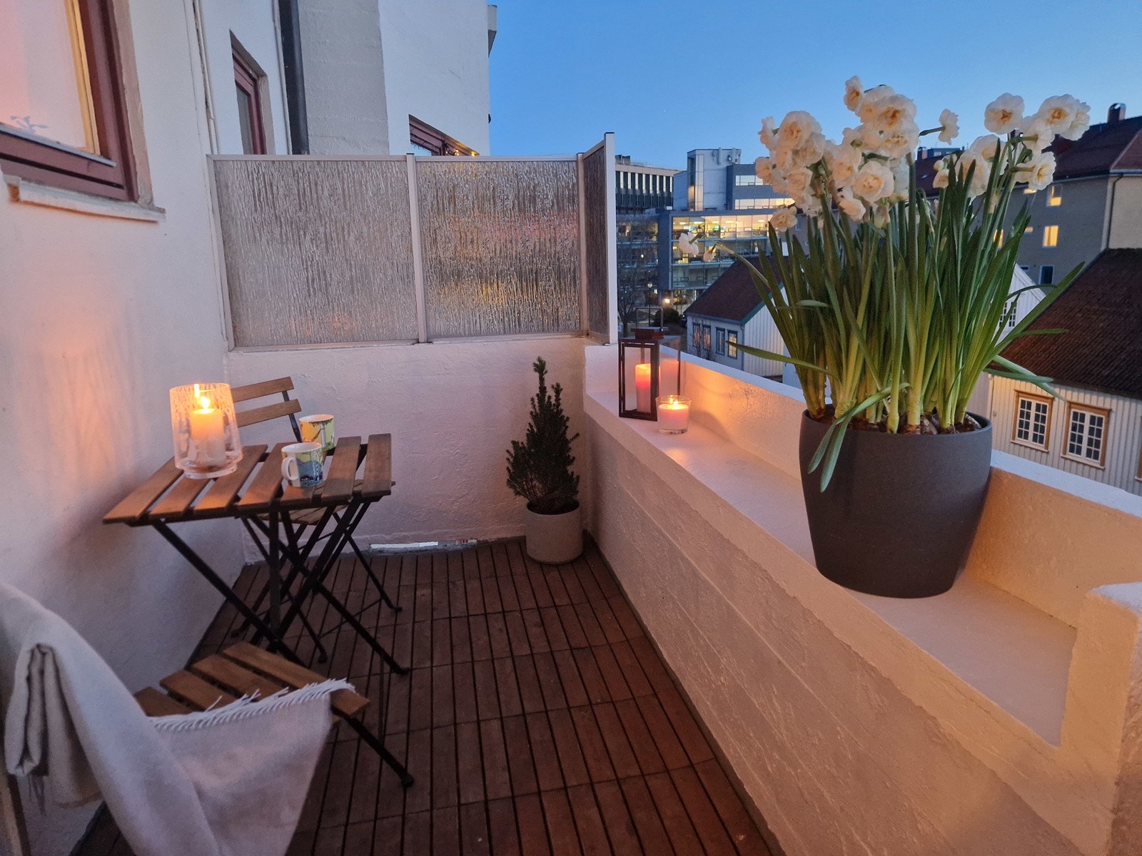 Kveldstemning på balkongen. Galleribilde