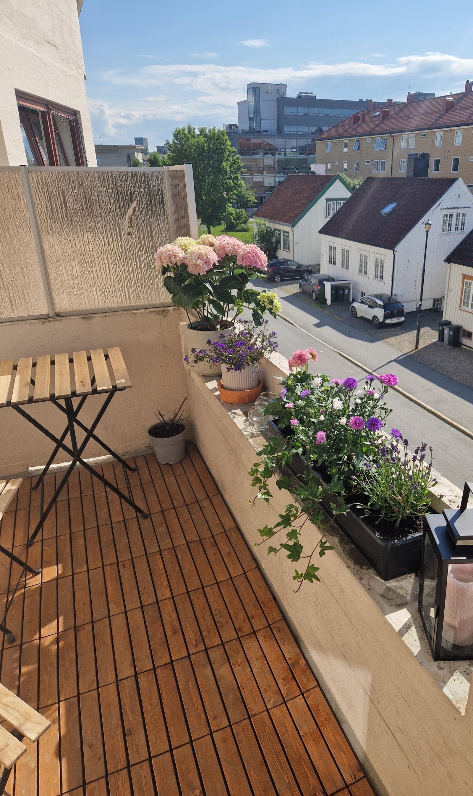 Sommerstemning på balkongen. Galleribilde