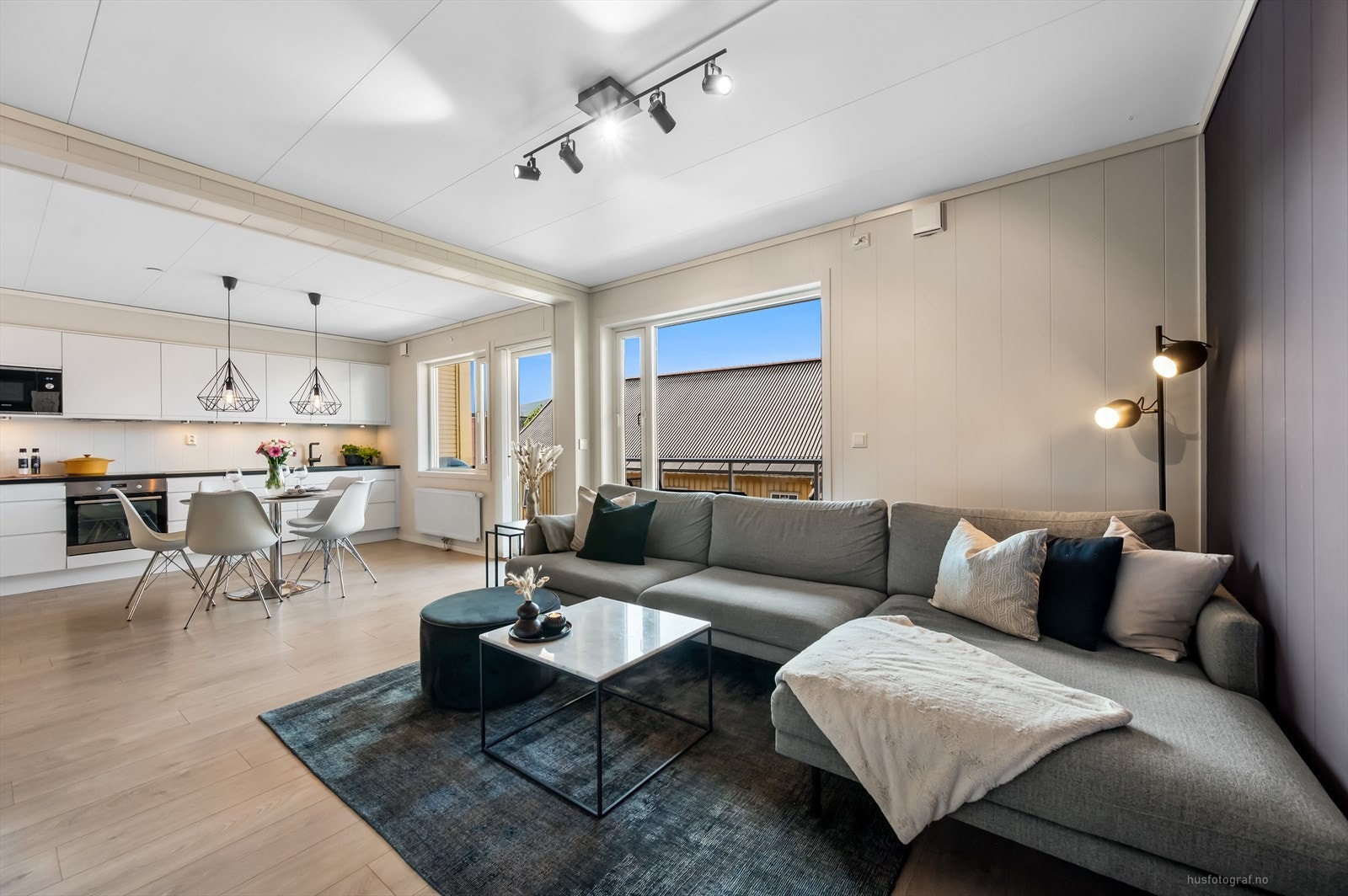 NBBO Eiendomsmegling v./Martin Morken Hjertås ønsker velkommen til visning i Tollbugata 15! Galleribilde