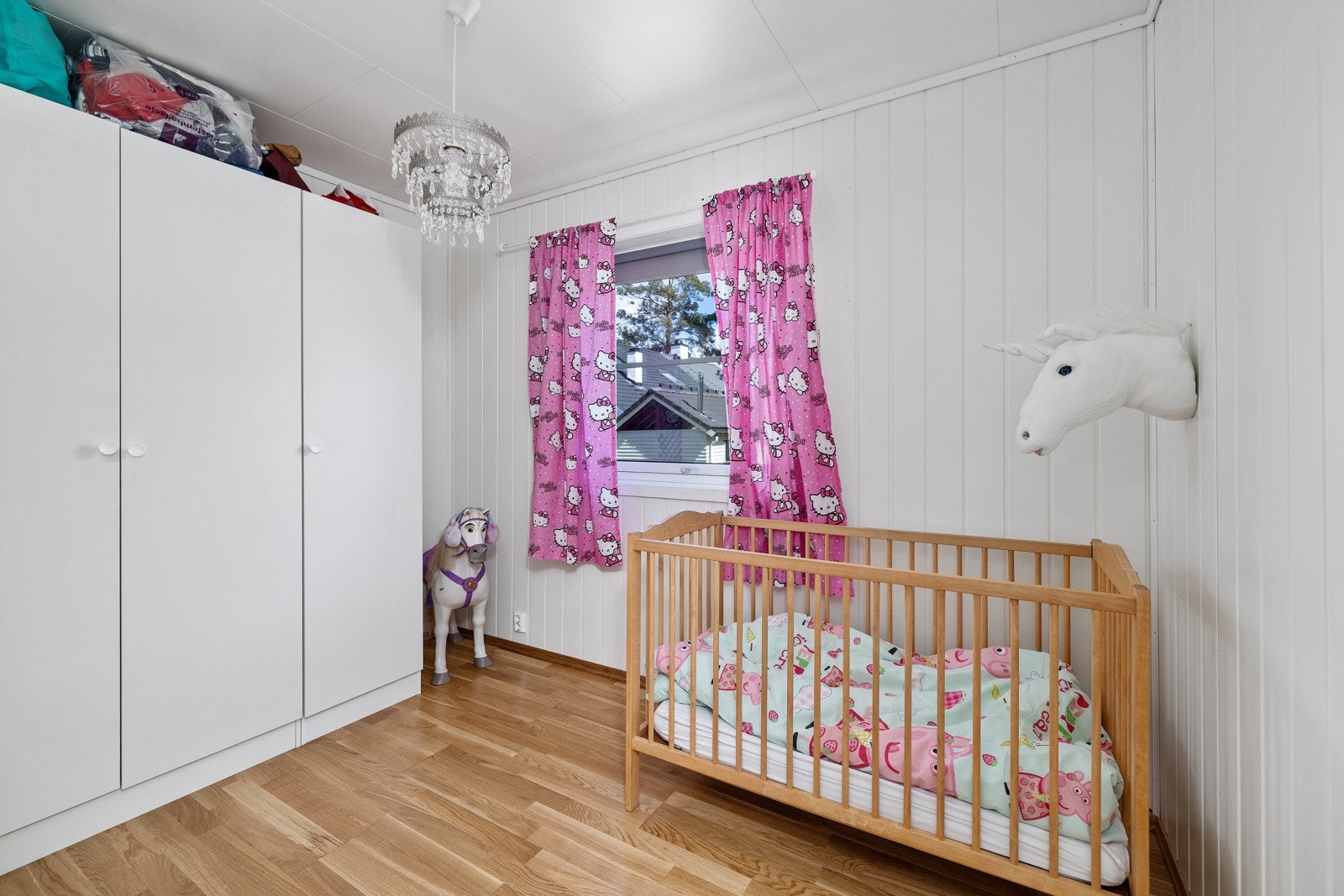 Soverom 3 egner seg godt som barnerom/gjesterom eller hjemmekontor. Galleribilde