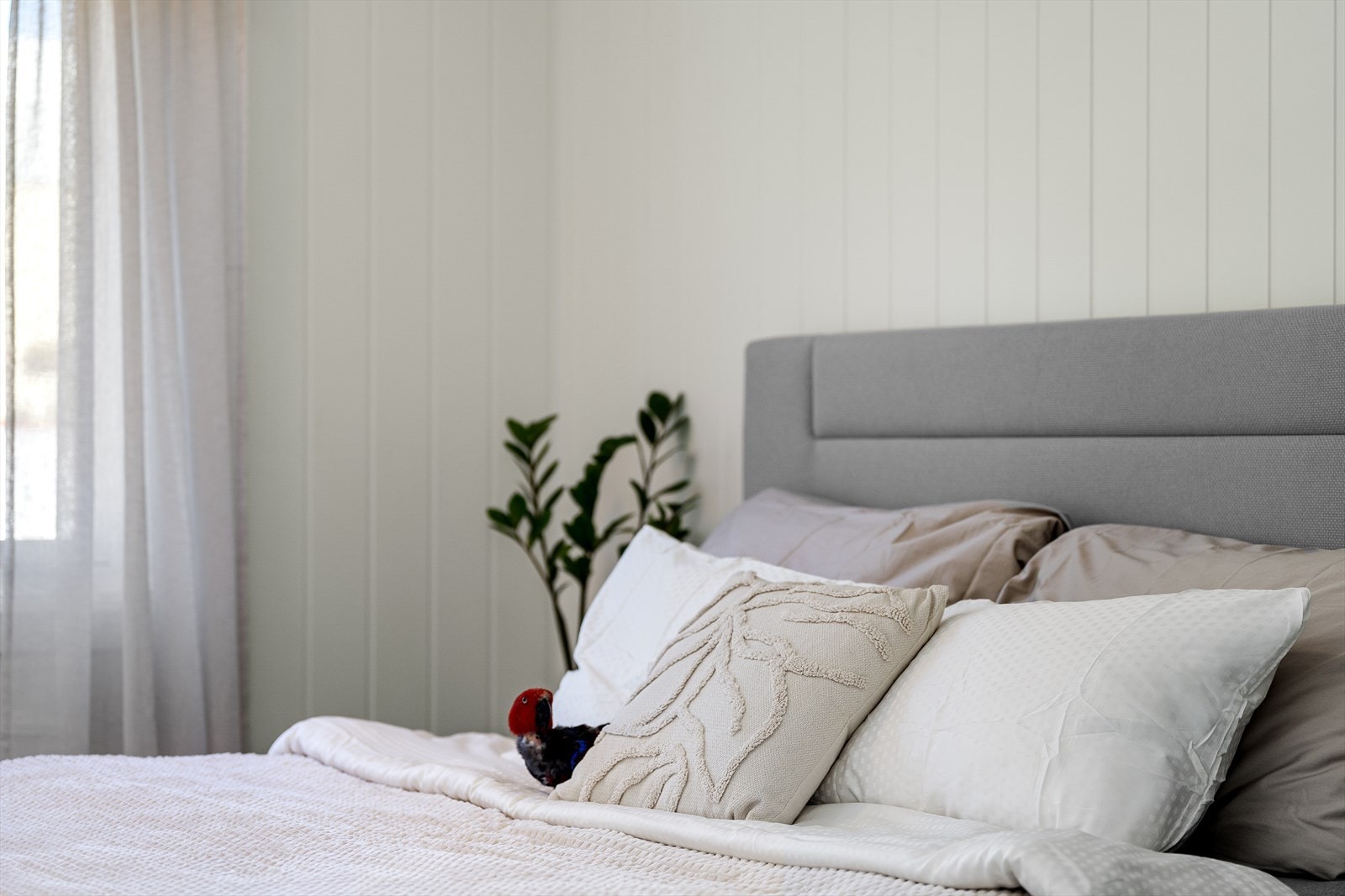 Det er plass til dobbeltseng og garderobe. Galleribilde