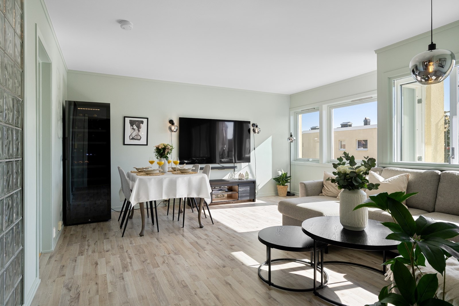 En lys og tiltalende 3-roms toppleilighet beliggende i et populært område på Jeløy. Galleribilde