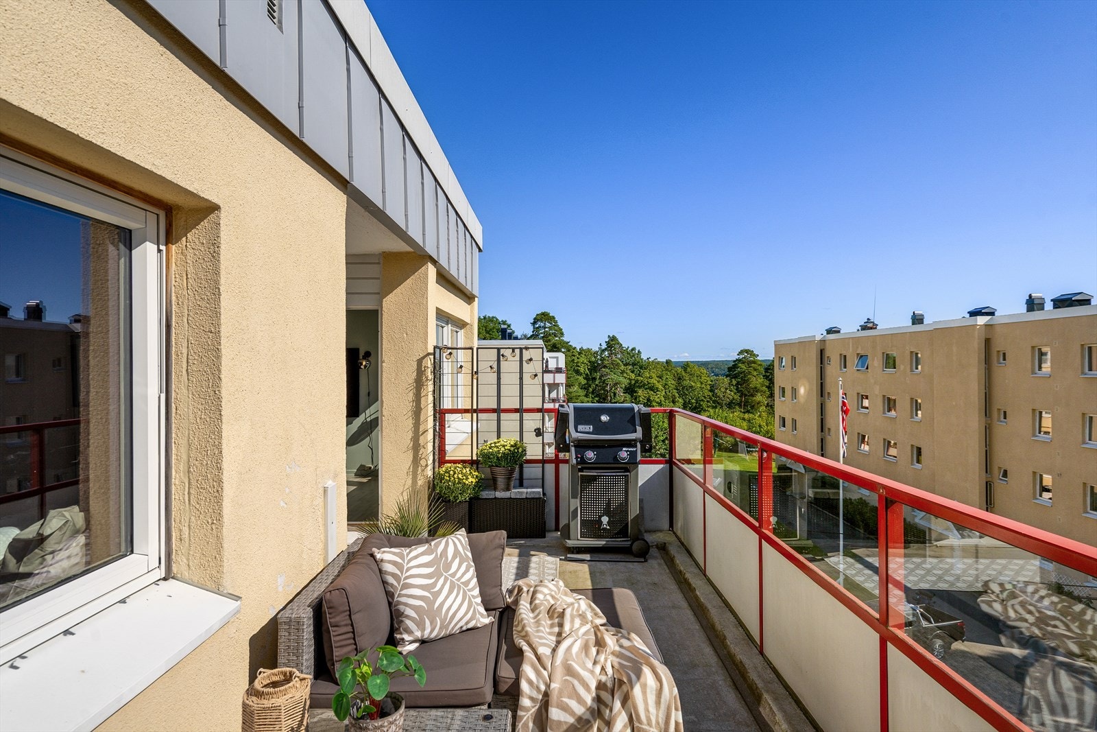 Her kan du nyte utsikten og rolige stunder i solen. Galleribilde