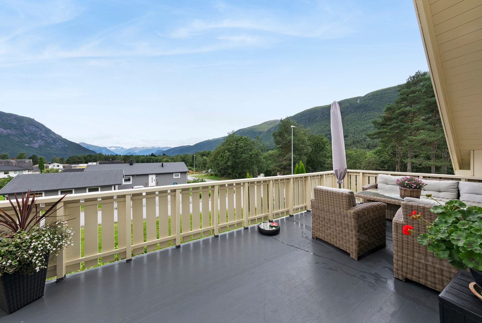 Flott utsikt til fjellandskap Galleribilde