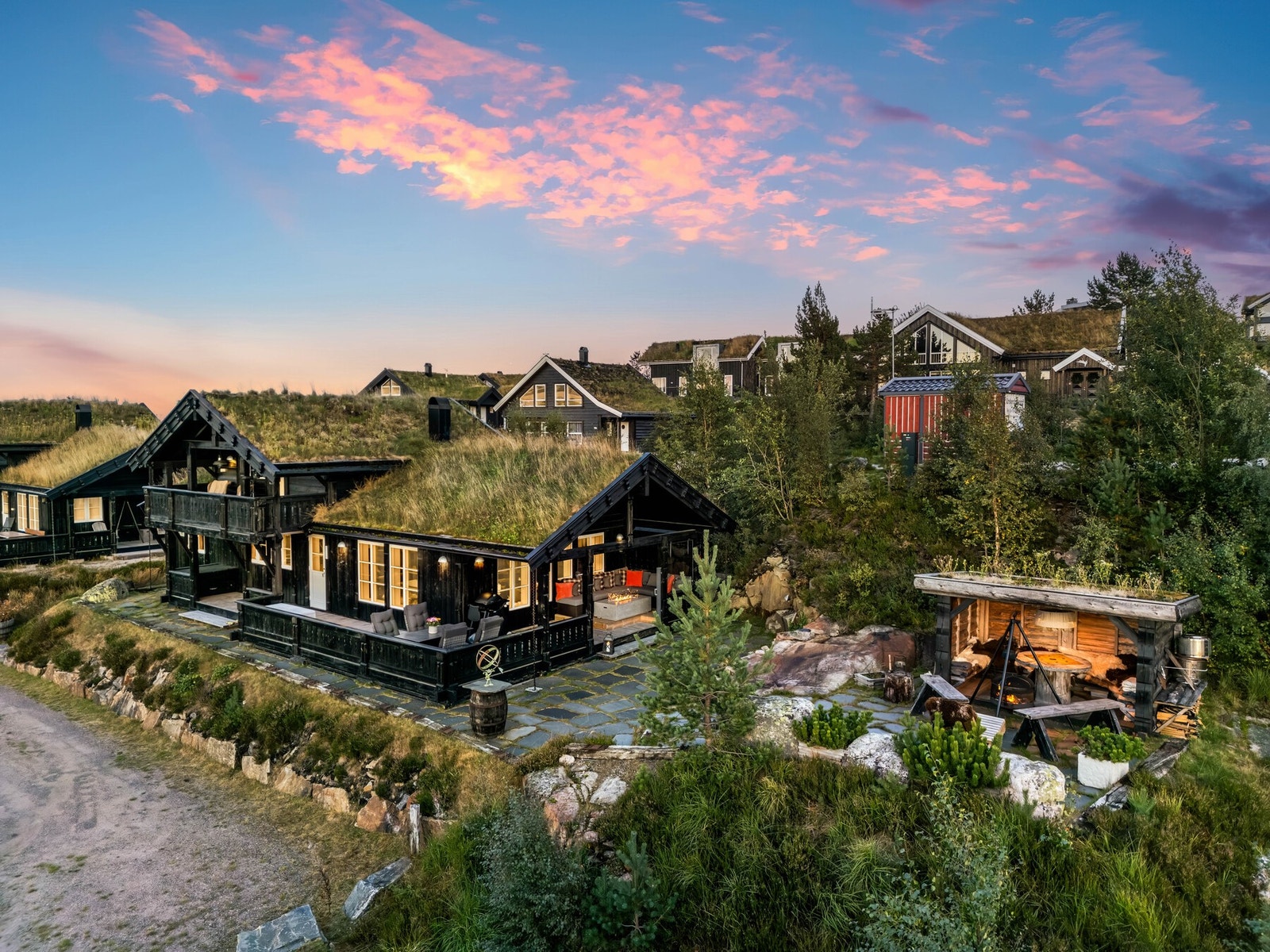 Rytterspranget på Gautefall - Drømmehytte fra 2016 med solrike- og flotte utplasser. Galleribilde