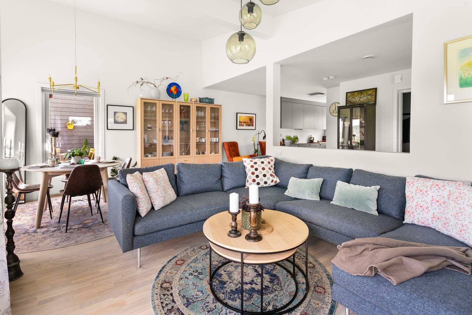 Flott allrom for store og små! Her kan du trekke deg tilbake og lese en god bok eller se en spennende film. Galleribilde