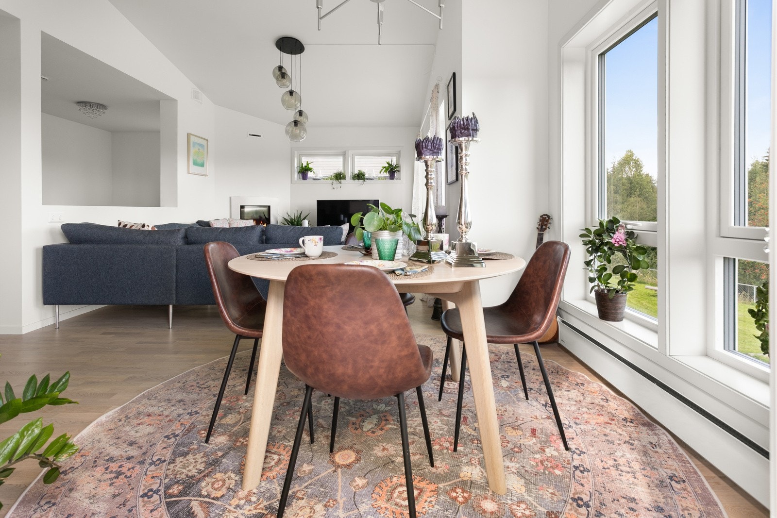 Her kan du nyte gode måltider rundt spisebordet alene eller med familien. Galleribilde