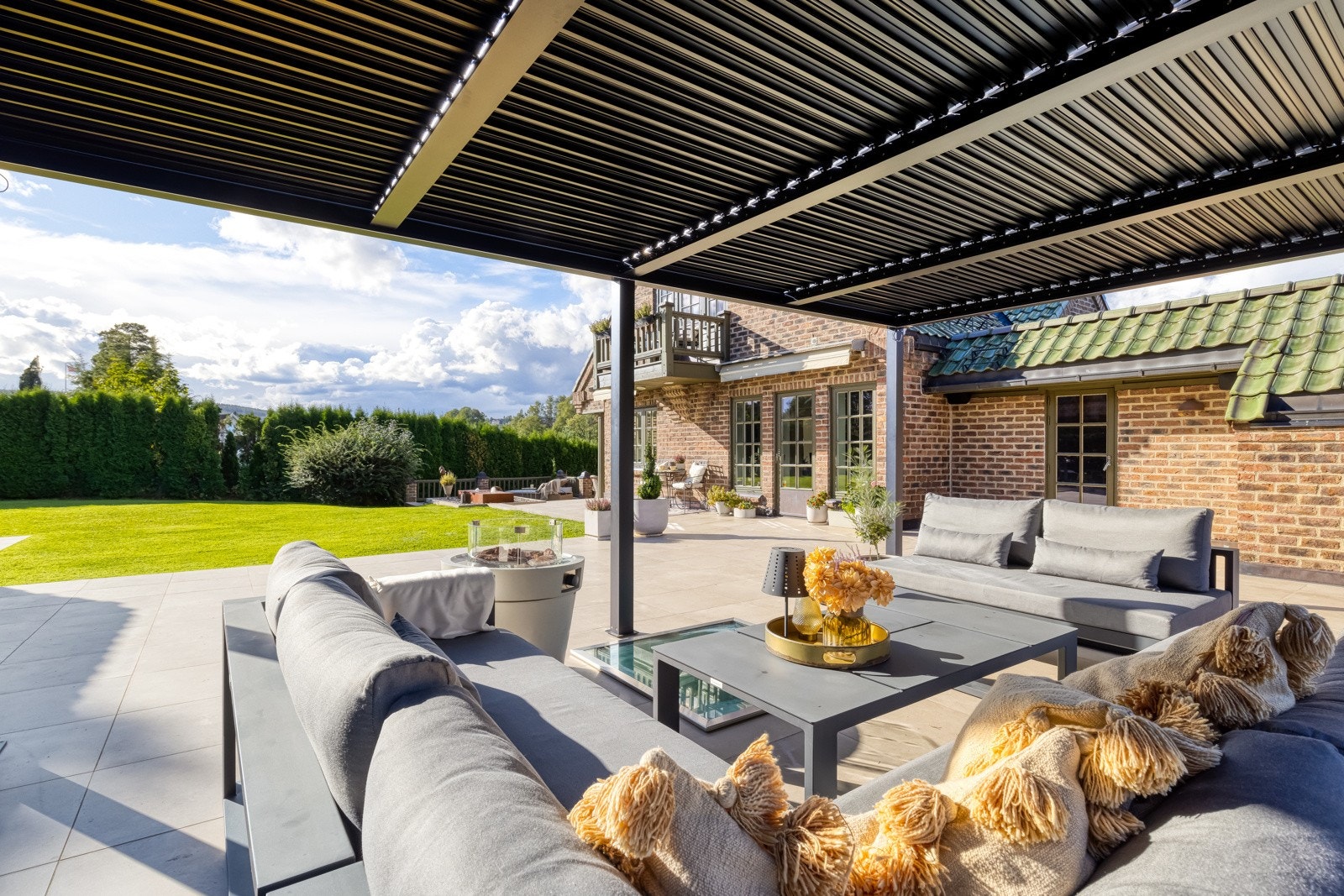 Pergola fra Pergolux på 4×6 meter fra 2020.