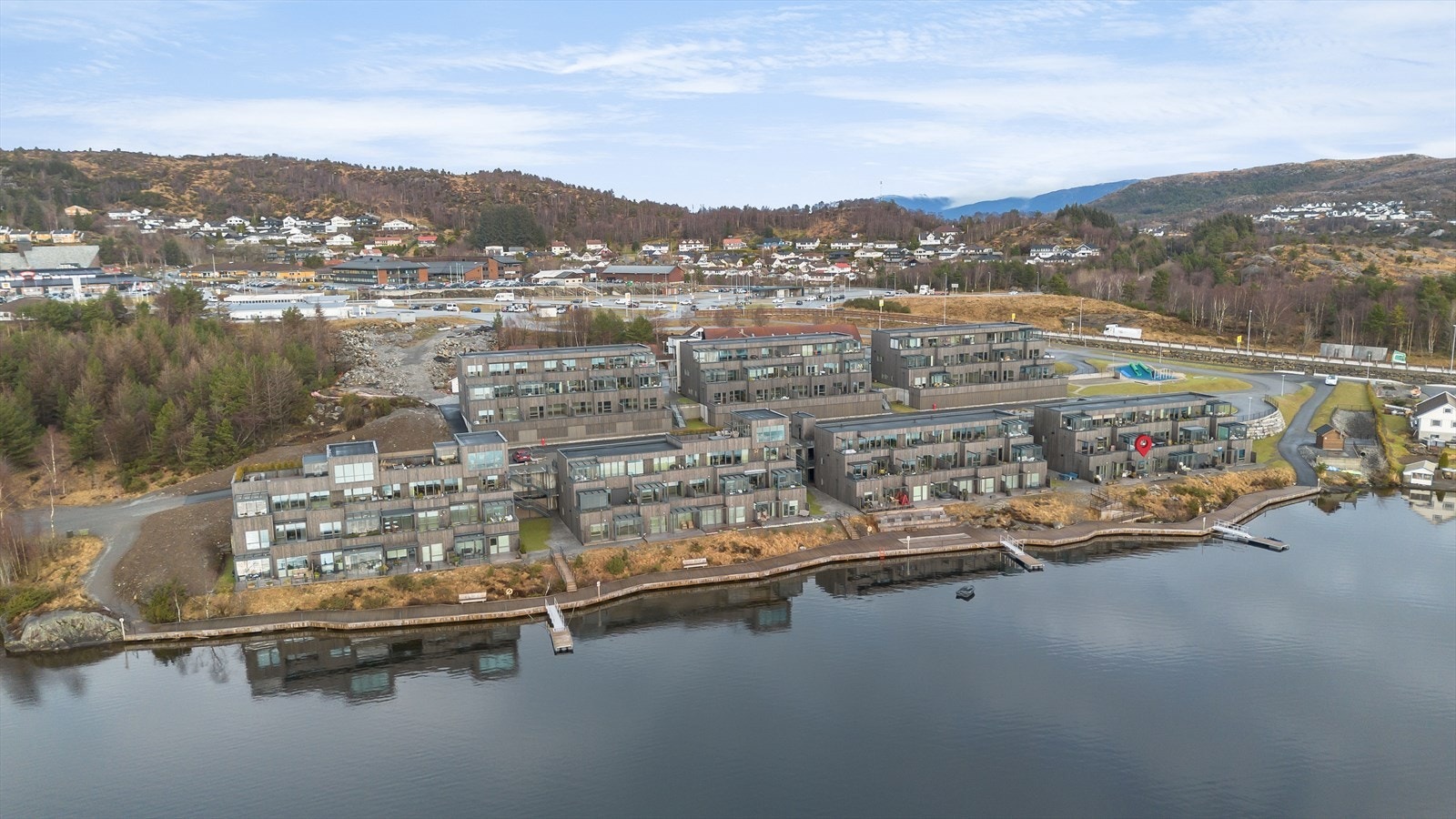 Leiligheten ligger med kort gangavstand til Aksdal senteret, Tysværtunet og Aksdal legesenter Galleribilde