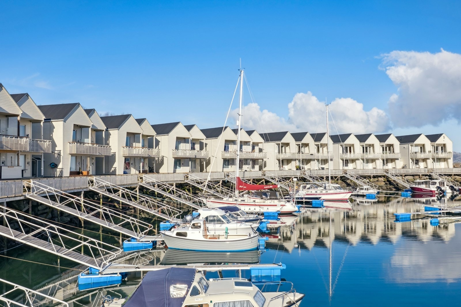 Fritidsboligen liger i flotte maritime omgivelser kun 10 minutters kjøring fra Bodø sentrum. Galleribilde