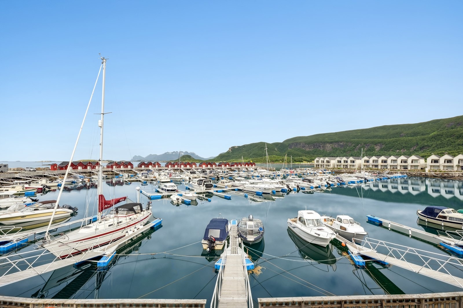 Boligen er omkranset av vakker natur. Galleribilde