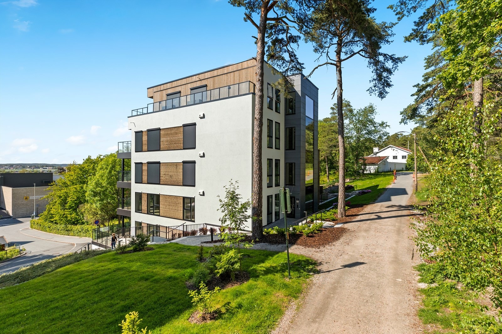 Her går du rett ut i Kulåsparken Galleribilde