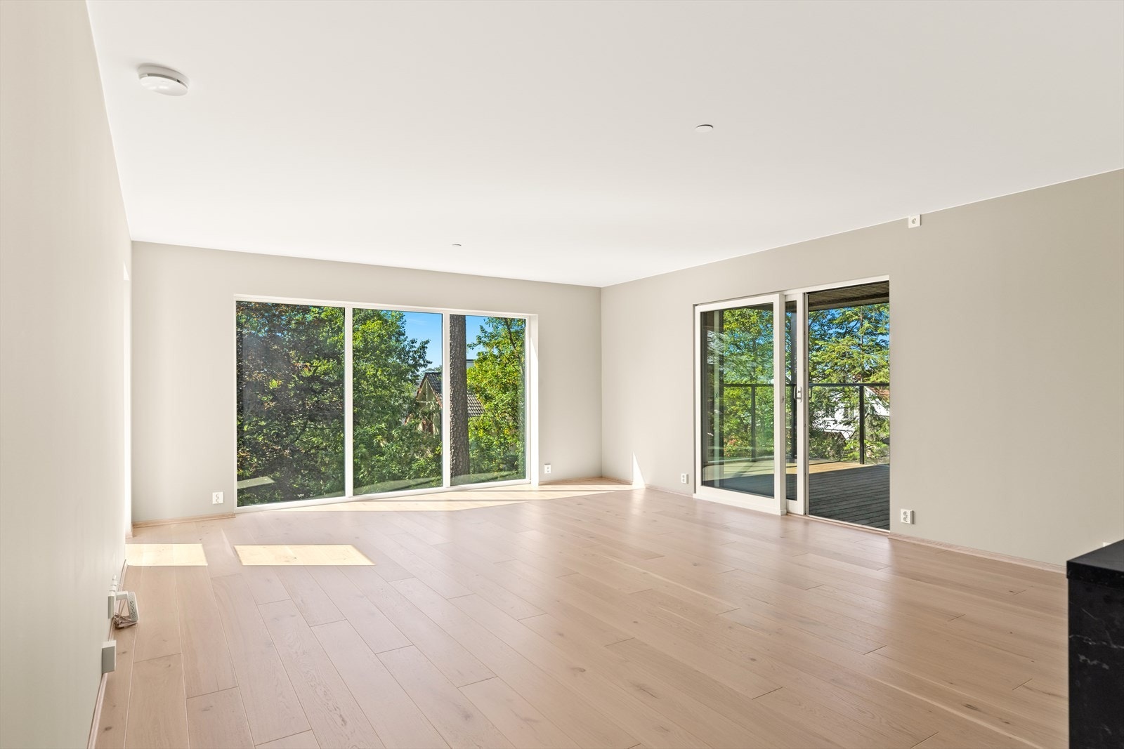 Fra stuen er det utgang til overbygd balkong på ca. 18 kvm Galleribilde