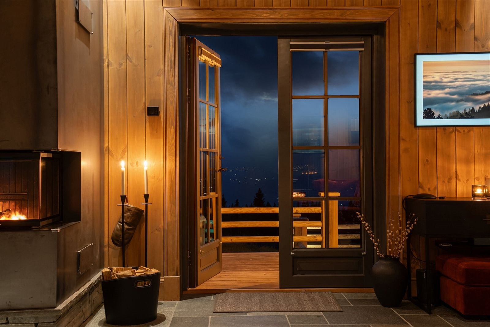 Adkomst til vestvendt terrasse fra Entréen. Galleribilde