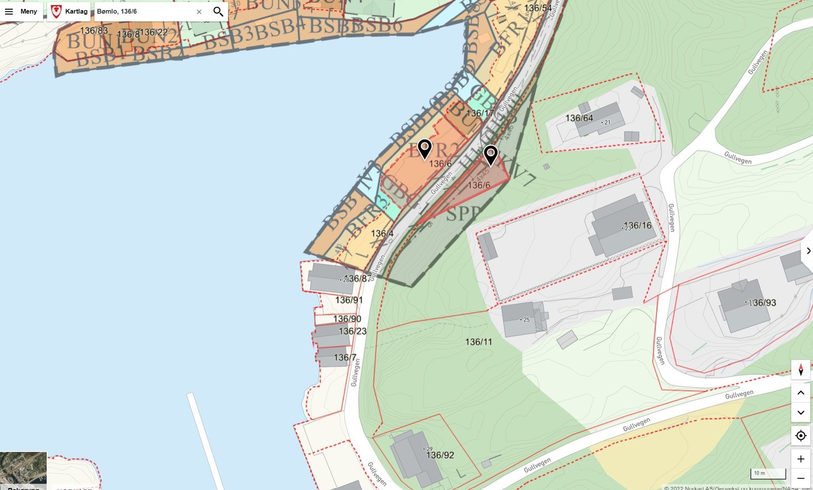 Det foreligger en detaljreguleringsplan som tillater oppføring inntil tre fritidsboliger på tomten. Utsnitt av kart fra kommunekart.com med reguleringsplanen er vedlagt. Galleribilde