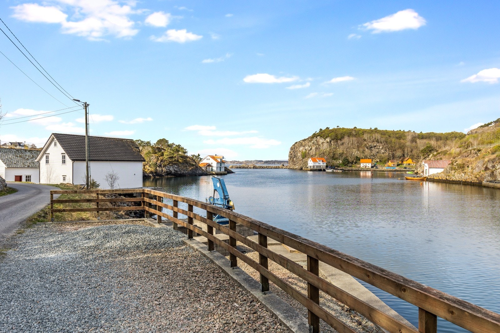 Det er mulighet for parkering ved naustet. Galleribilde