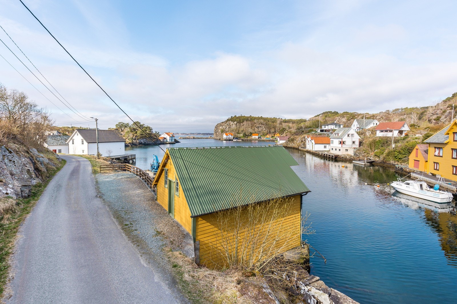 Naustet har to etasjer med inngang i begge etasjer. Galleribilde