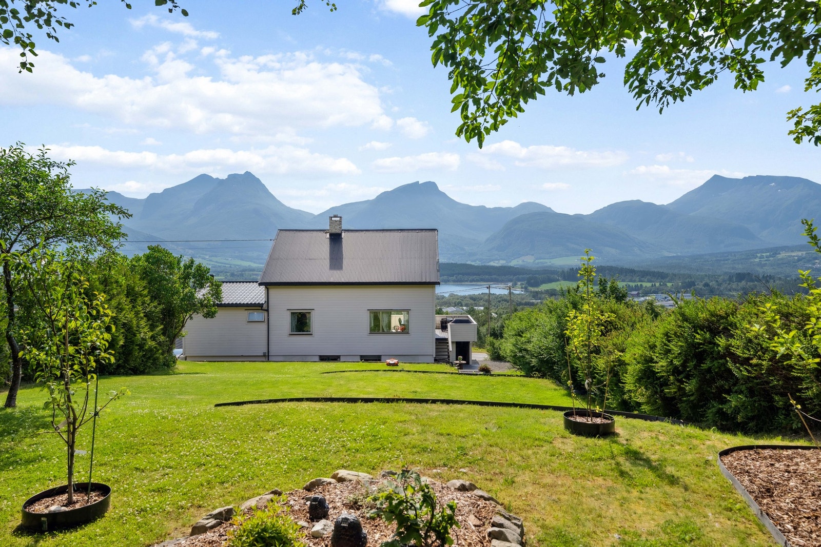 Innholdsrik enebolig på fine Krakelia i Hustadvika kommune Galleribilde